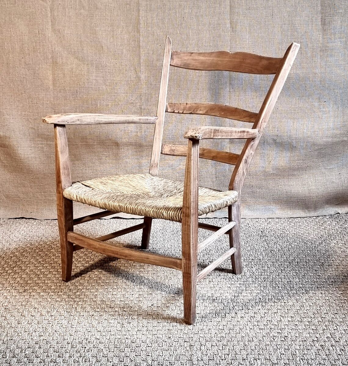 Antique country mulched armchair