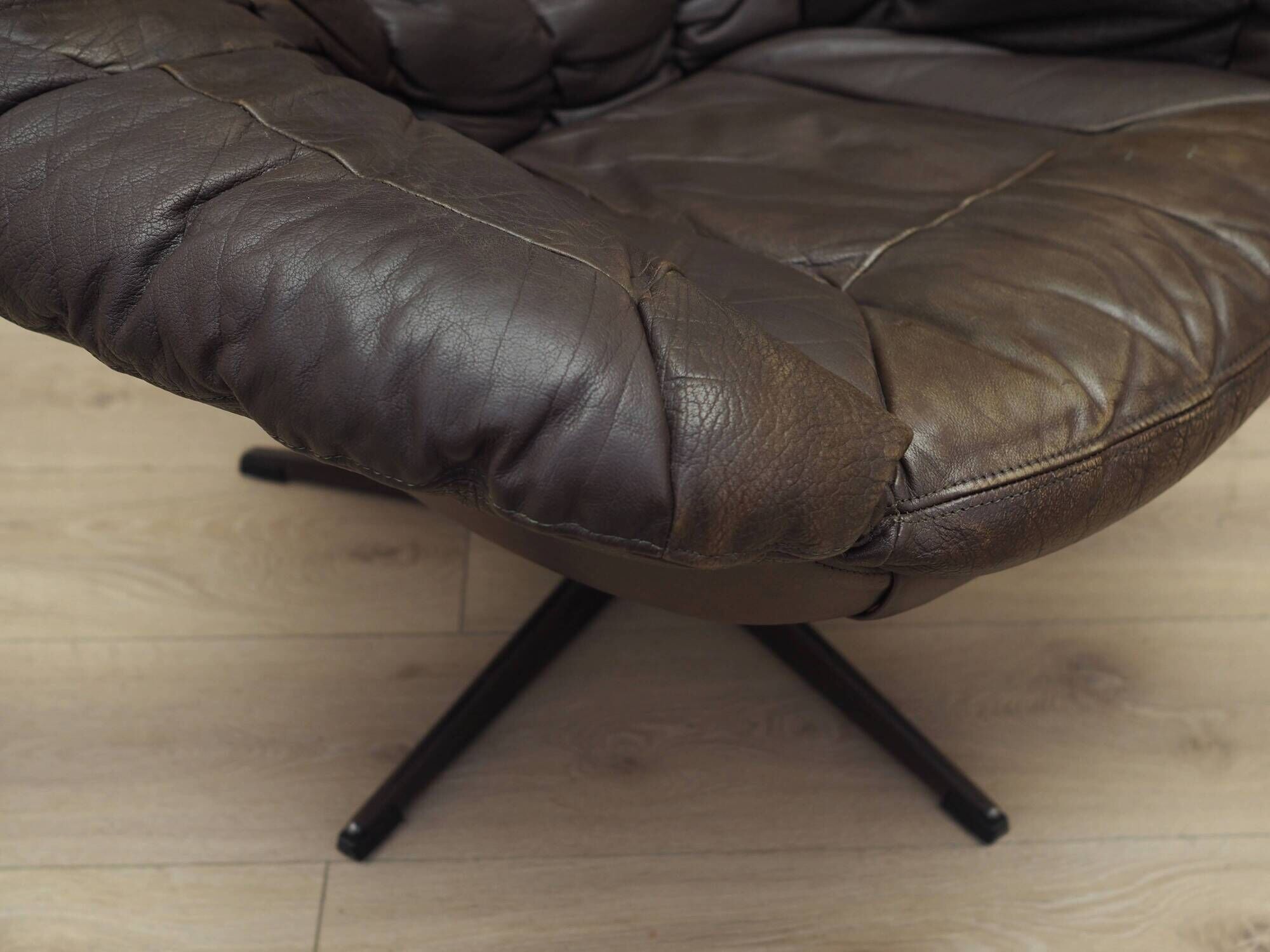 Leather swivel armchair, Danish design, 1960s, designer: H.W. Klein, manufacture: Bramin