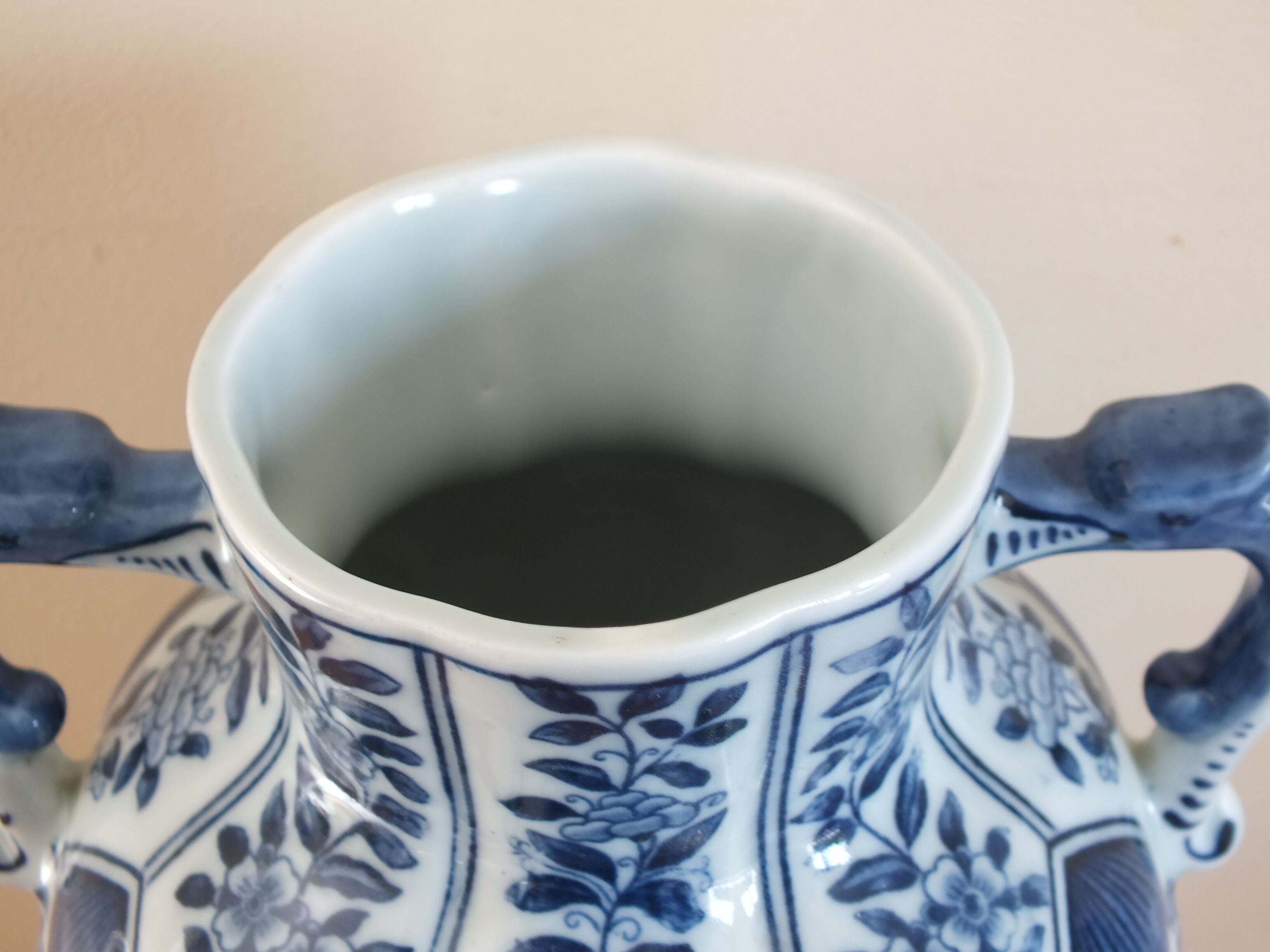 Covered pot in Delft porcelain