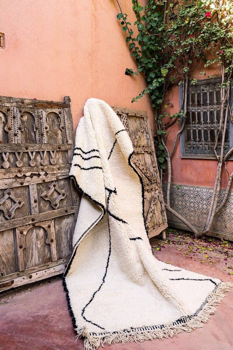 Large handmade Berber rug, 200 x 300 cm
