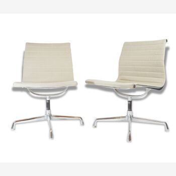 Pair of chairs Eames EA 105