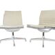 Paire de fauteuils Eames EA 105