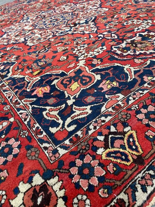Old Persian rug Bakhtiar 210x300 cm