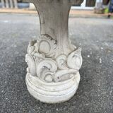 Pretty round table in reconstituted stone