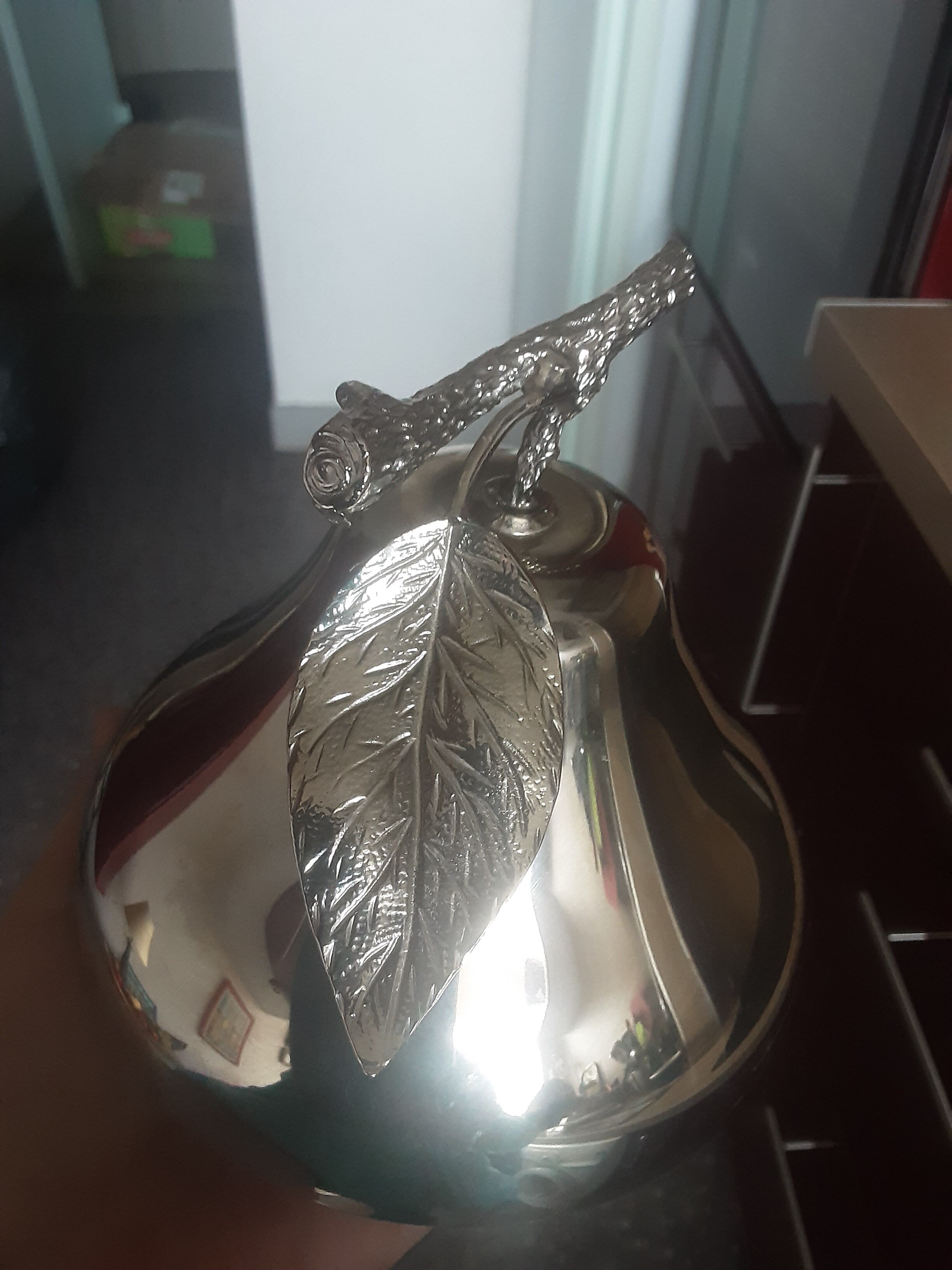 Metal and plastic ice seal - vintage