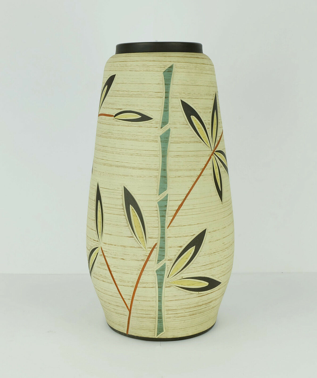 Vase manufactured by josef duck hillscheid model 49/40