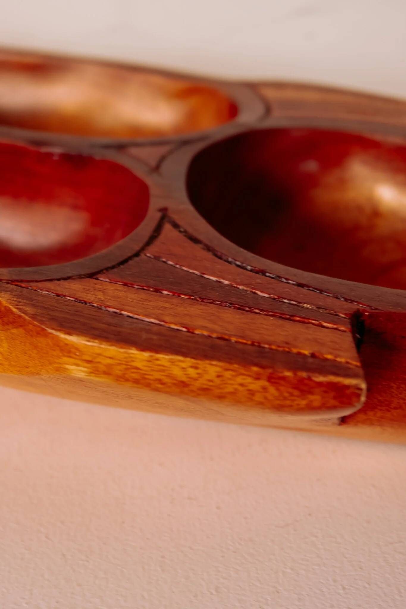 Grande planche apéritive en bois en forme de poisson