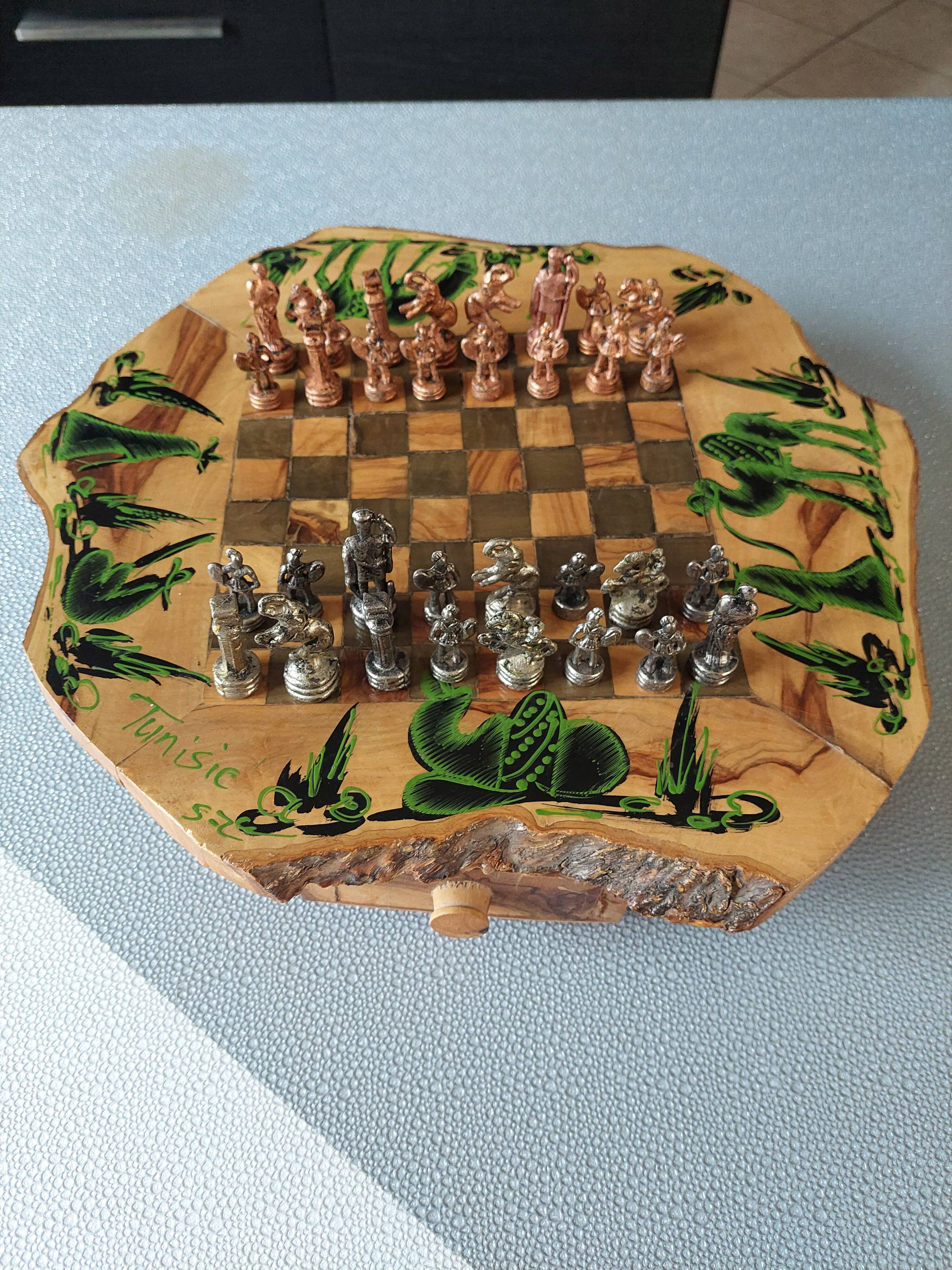 Wooden chess game