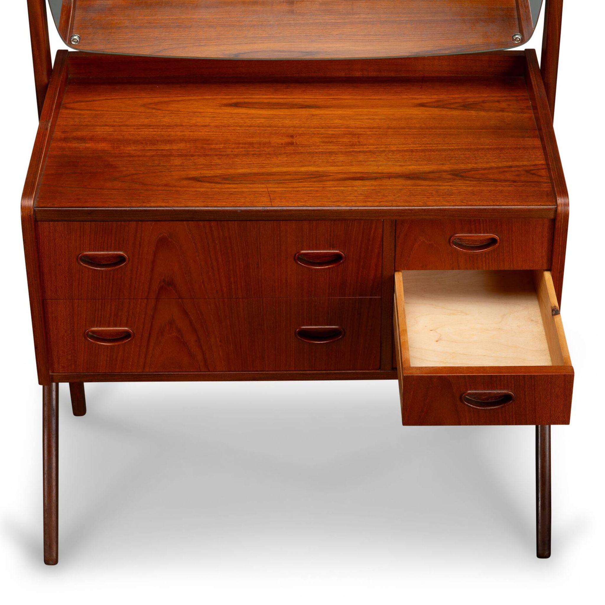 Vintage vanity dressing table