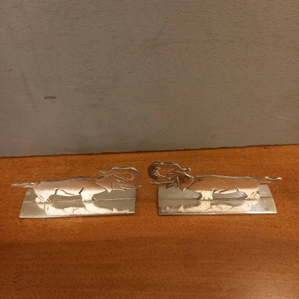 21 animal knife holders