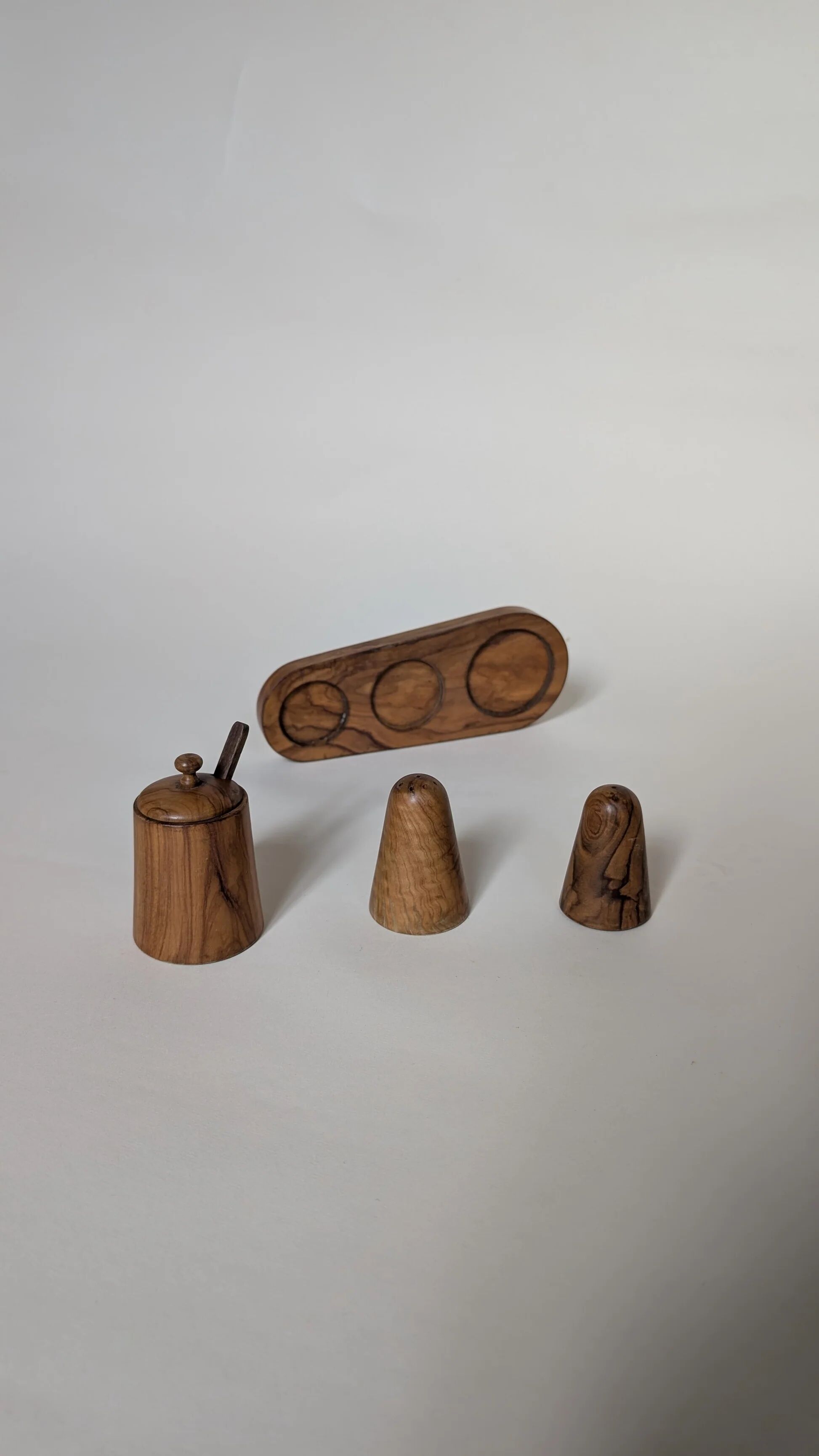 Wooden saucier set