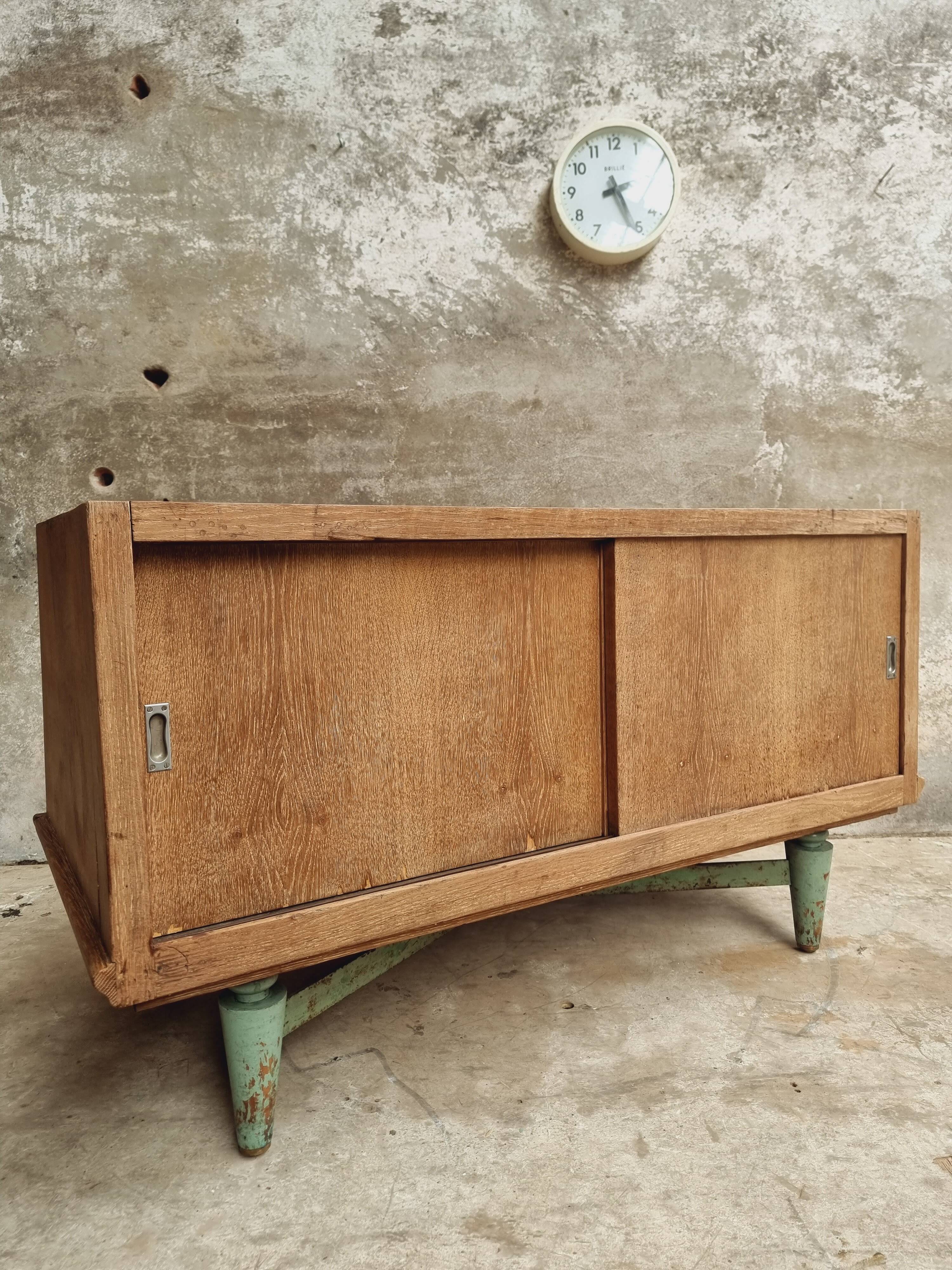 Side table in oak