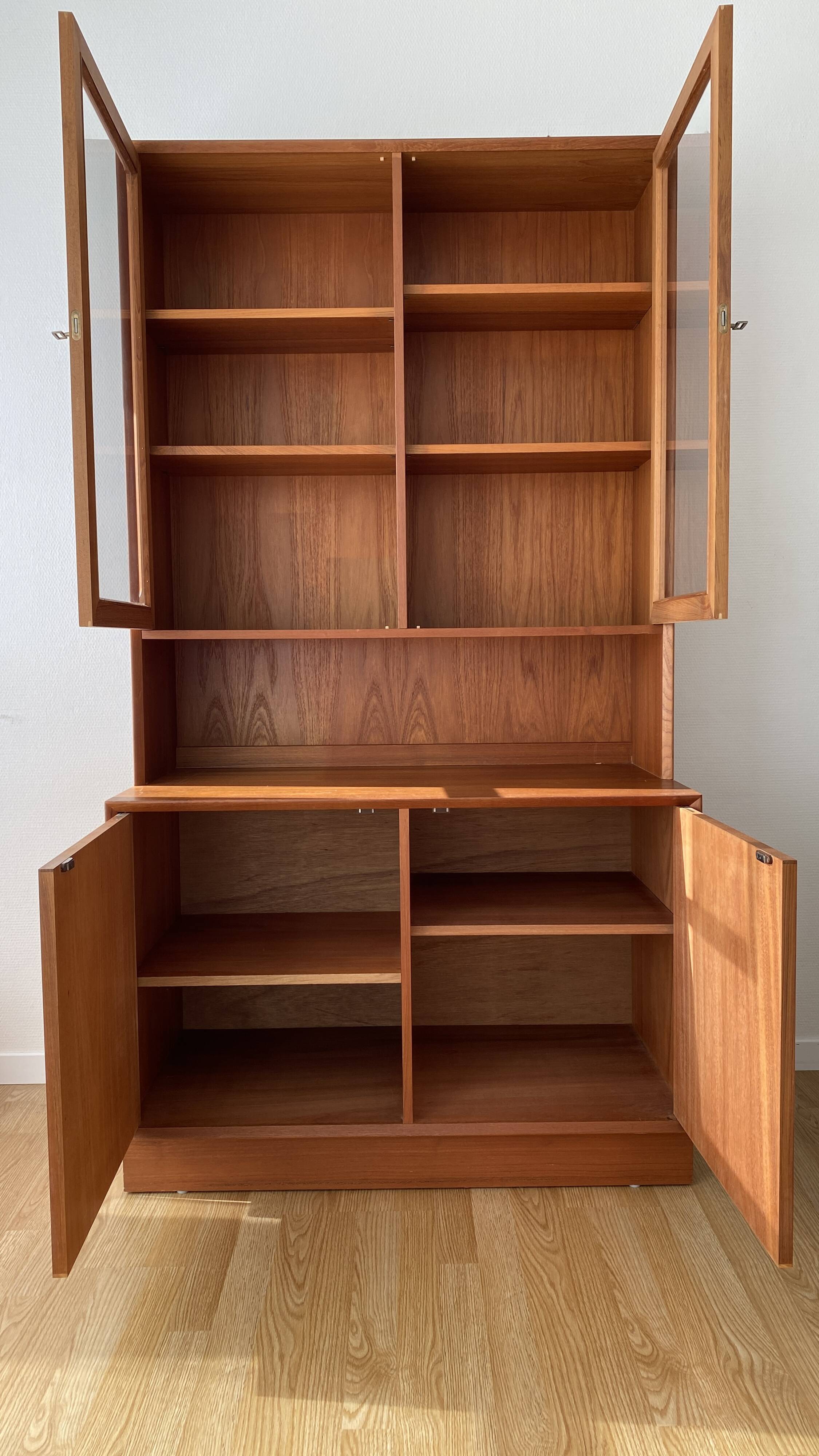 Meuble vitrine scandinave années 60 en teck par Erik Brouer