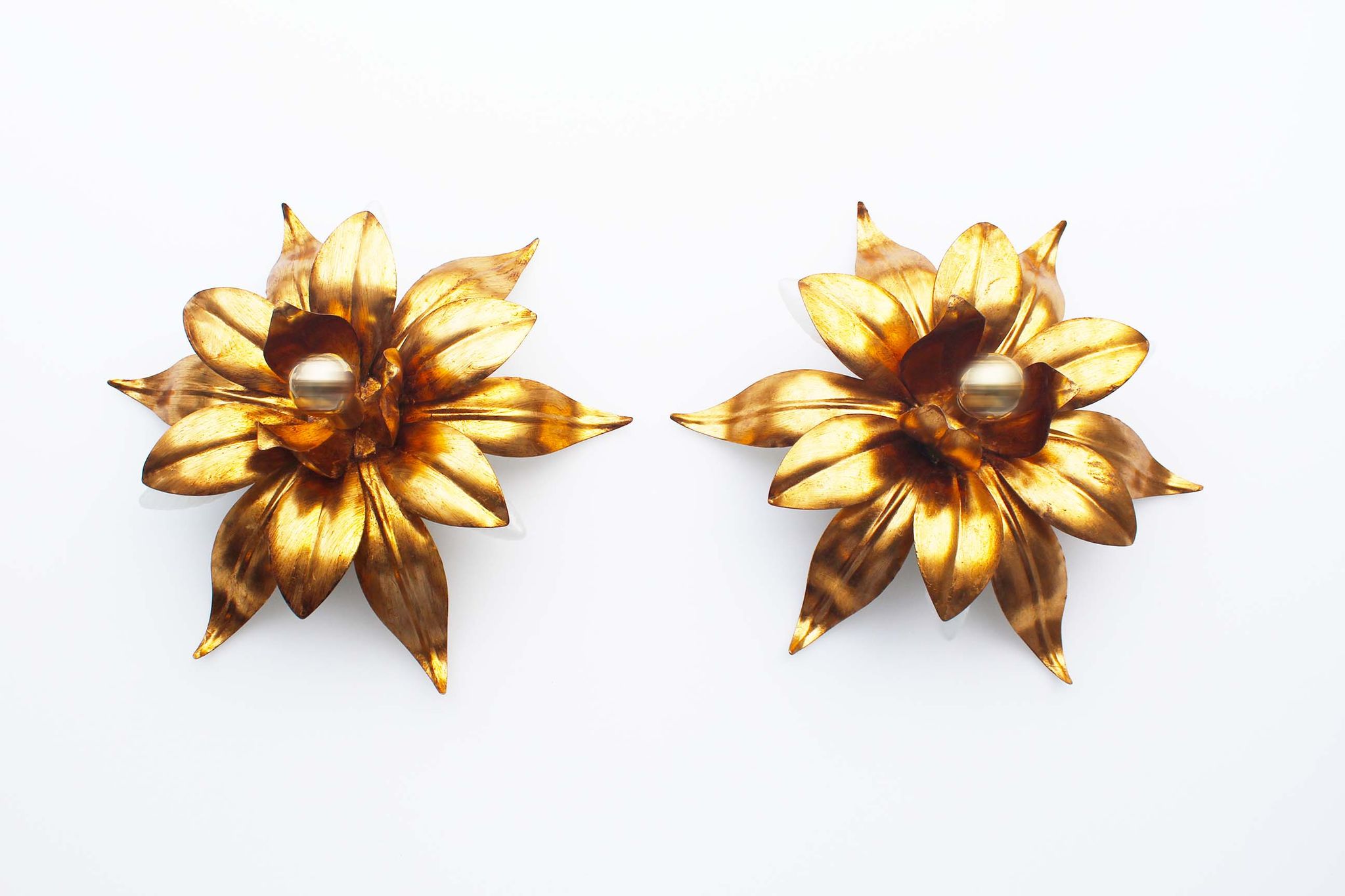 Large pair of italian gilt florentine wall lights 1970