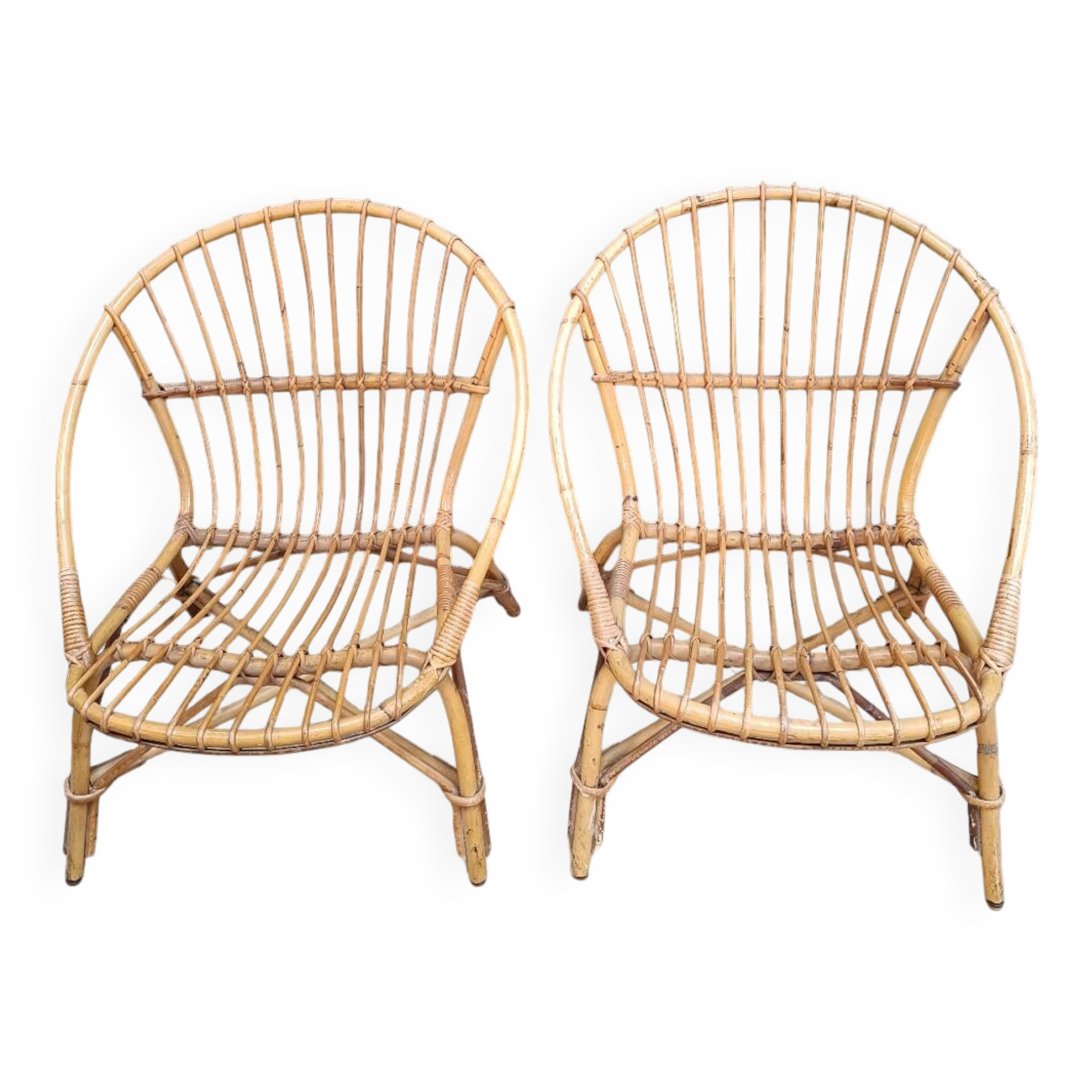 Paire de fauteuils coquille en osier rotin vintage