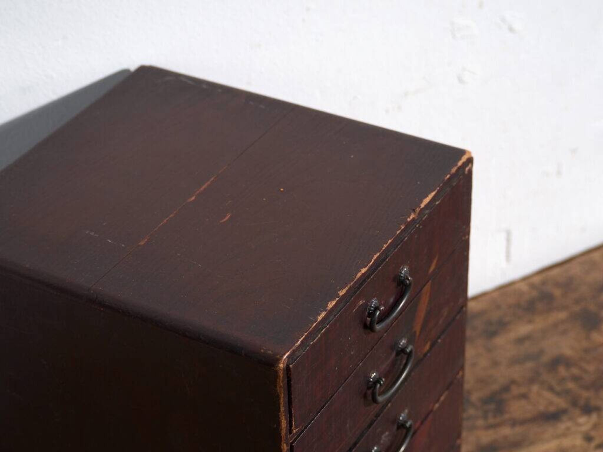 Antique Japanese lacquered kodansu with five drawers – Japan, circa 1900