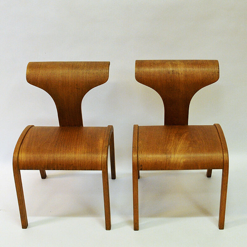 Scandinavian pair of design childrens wood chairs 1950s