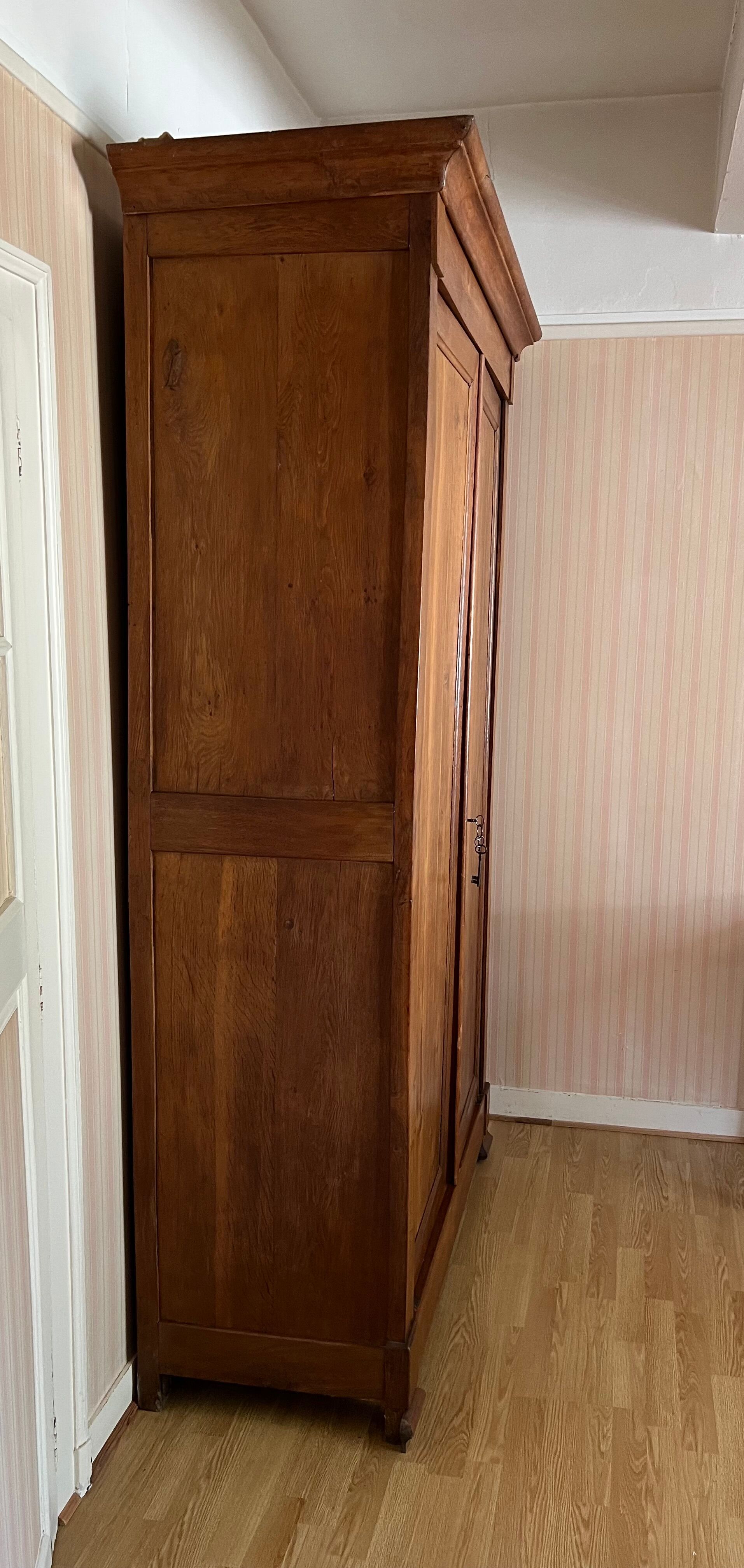 Louis Philippe oak cabinet