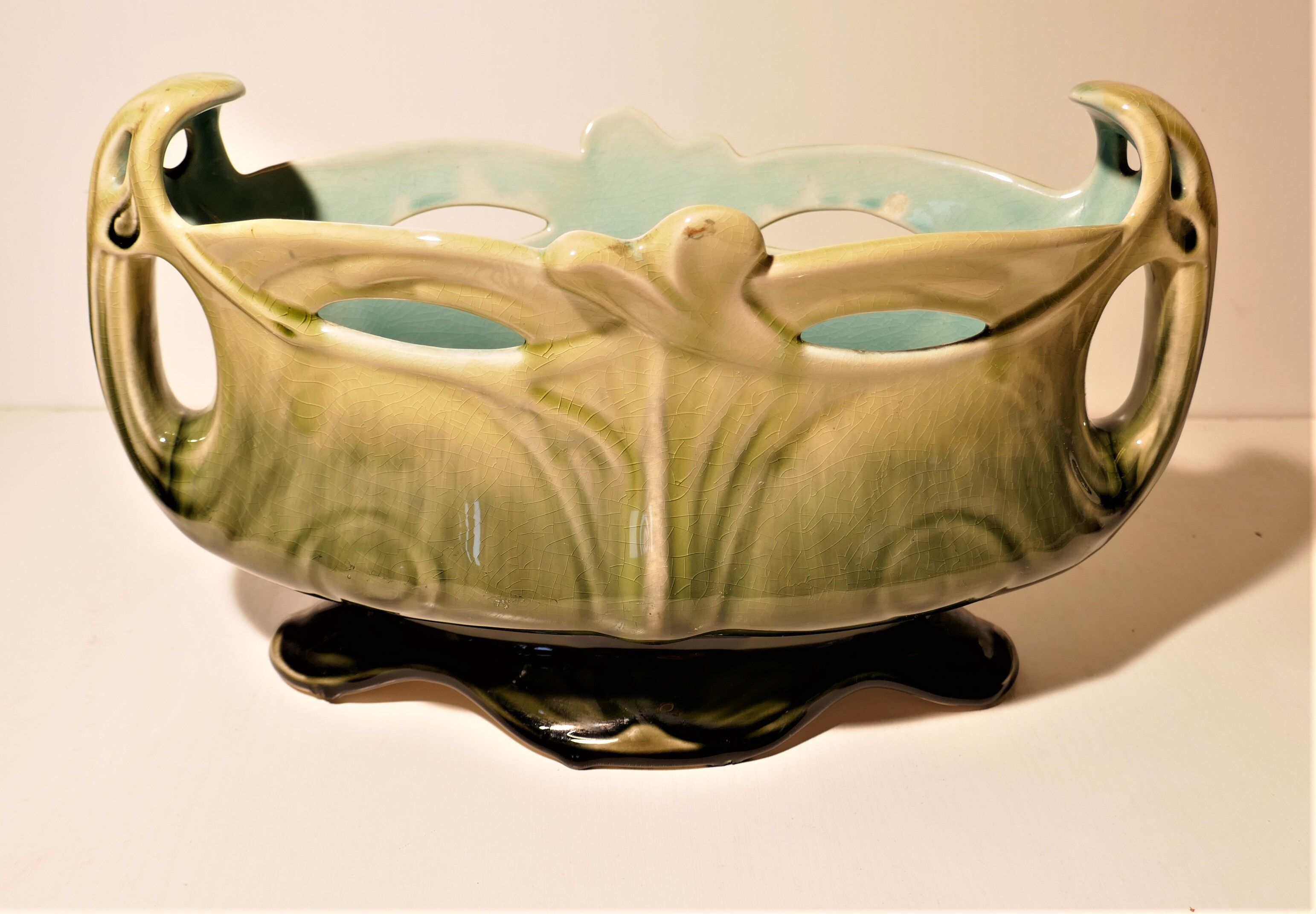 Art Nouveau dabbling planter