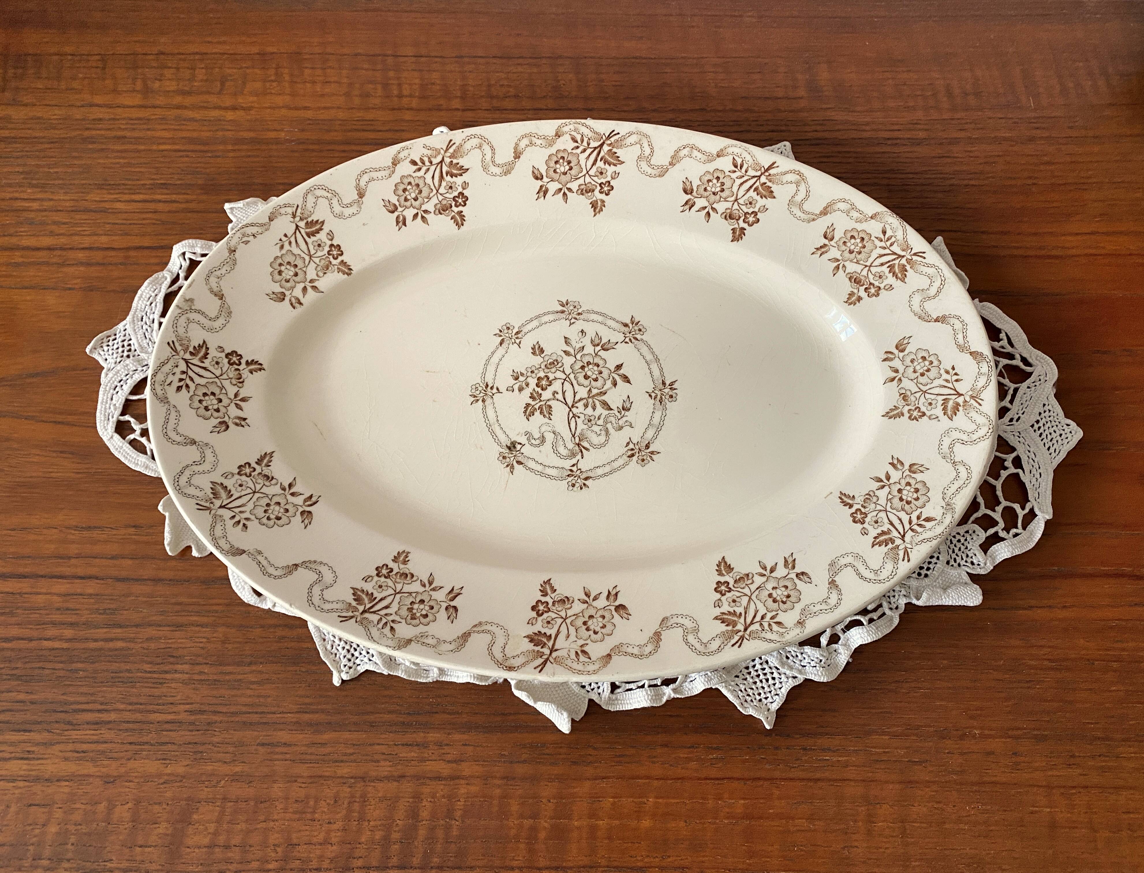 Oval serving dish in Terre de Fer Gien earthenware with Osborne Sepia decor