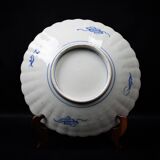 Japanese Imari porcelain dish with radiant decoration and scalloped edges