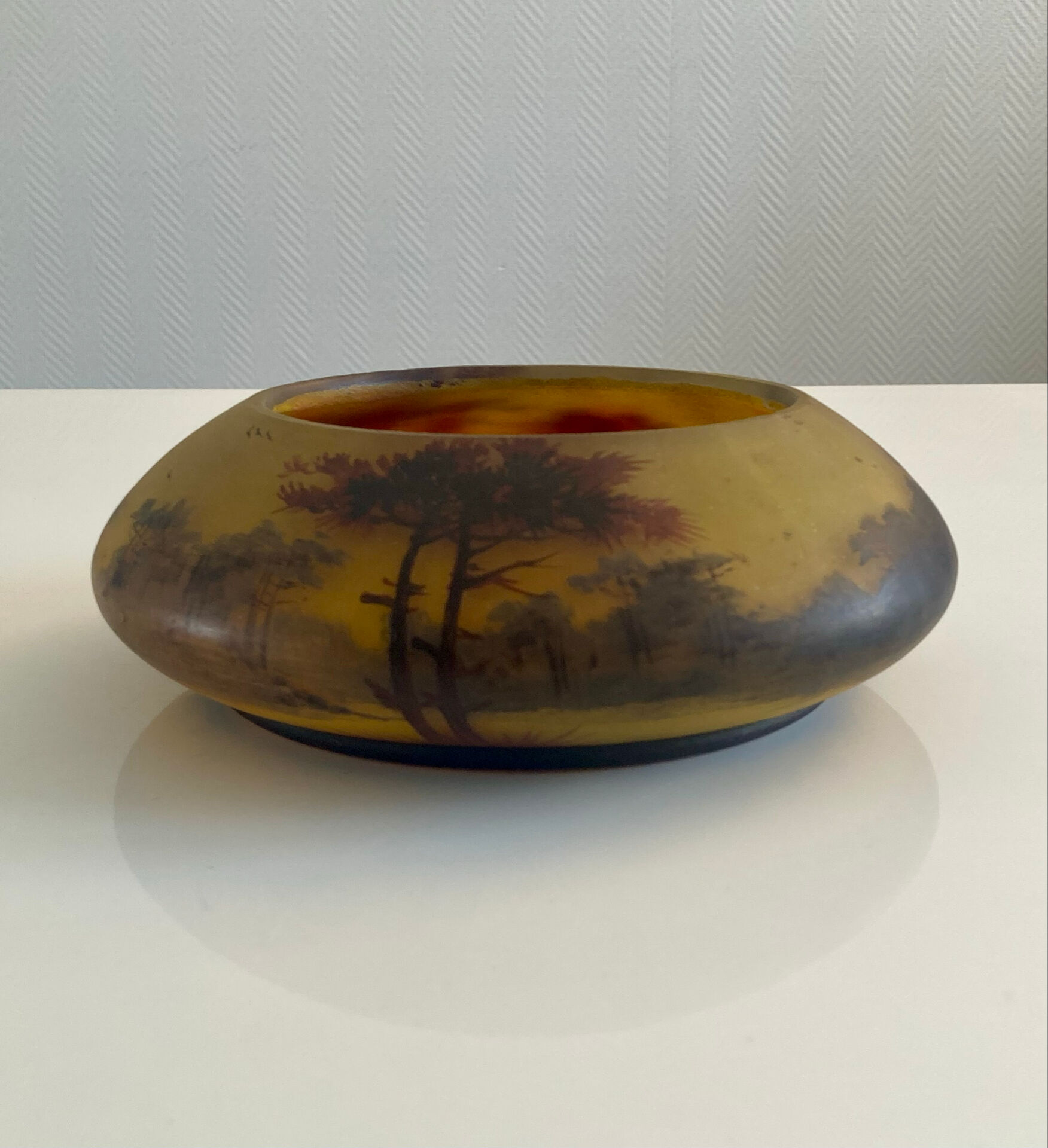 Circular glass bowl - hand-painted by Jean Simon Peynaud