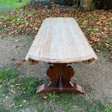 Oval oak monastery table with 2 leaves