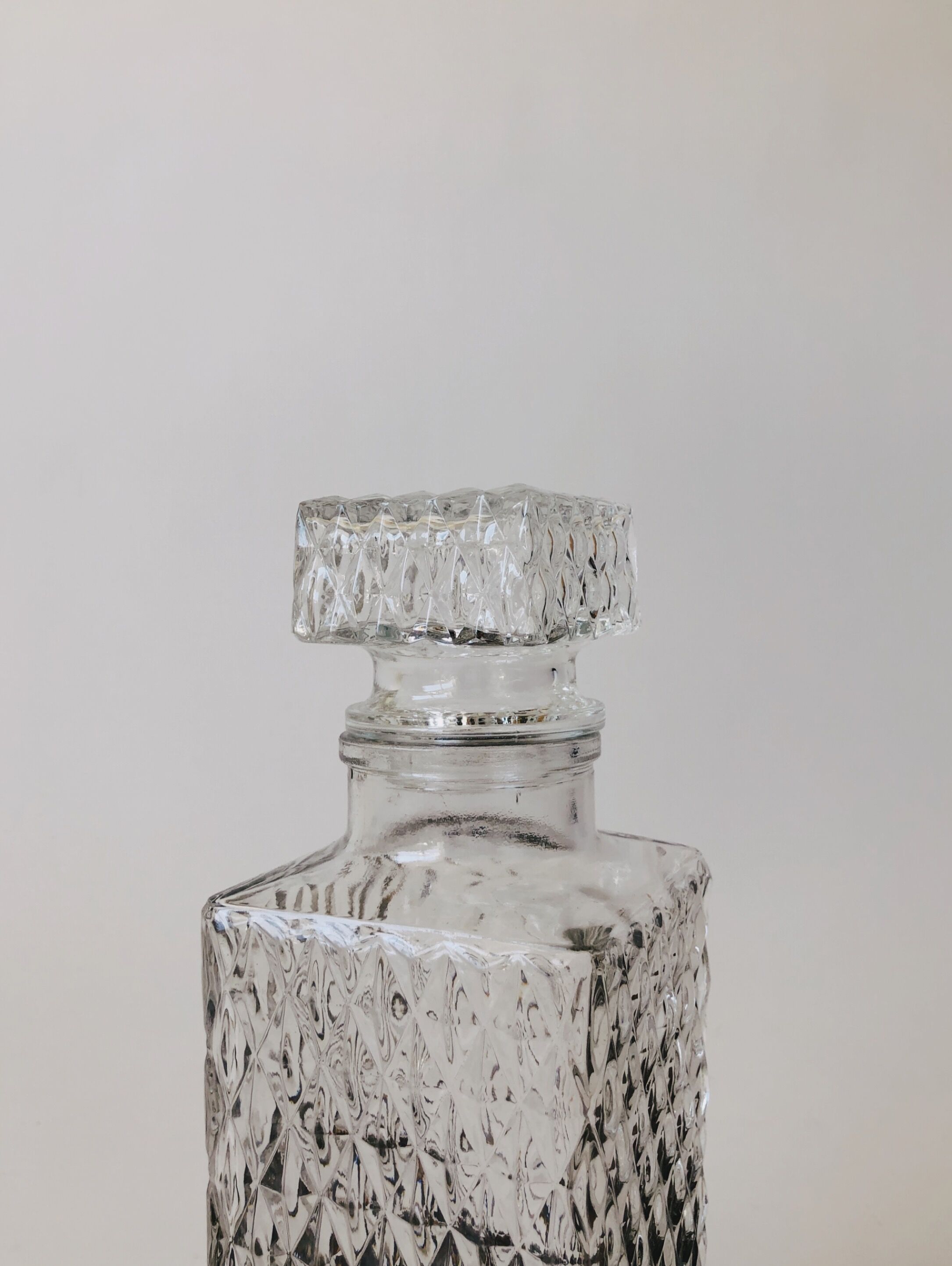 Whisky pitcher diamond tip