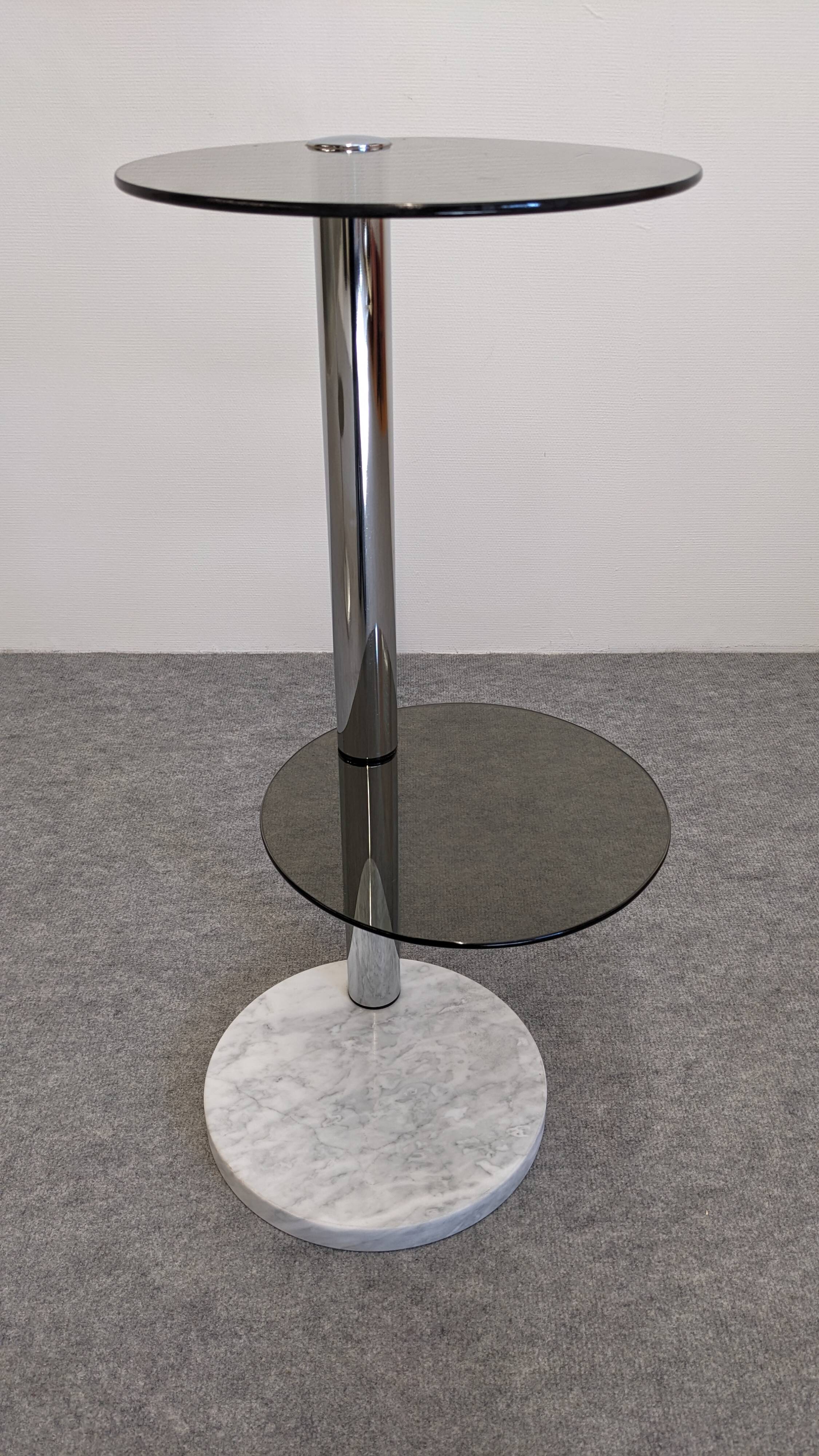 Pair of side tables or end tables Space Age, France circa 1970.