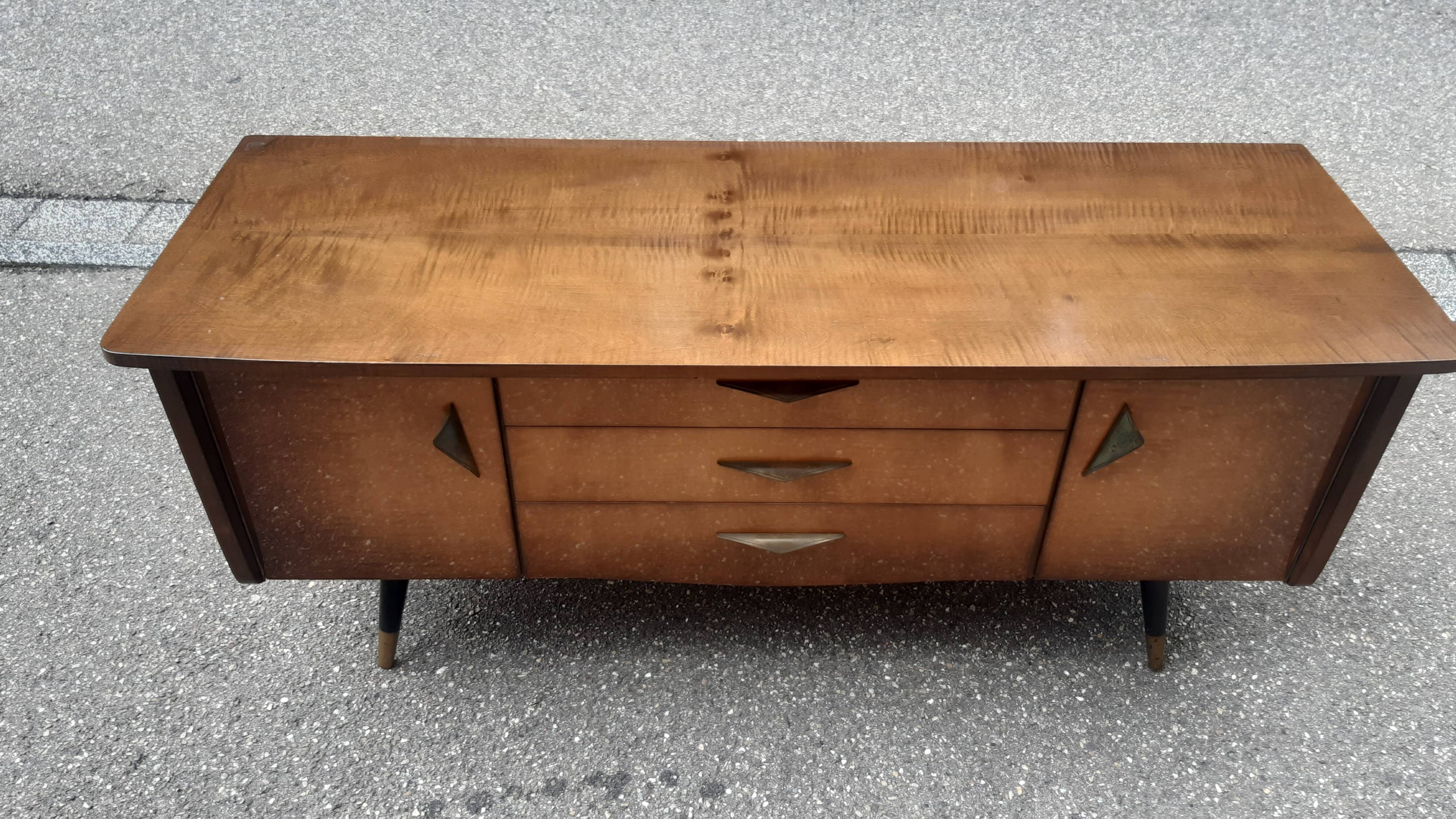 Vintage bass enfilade