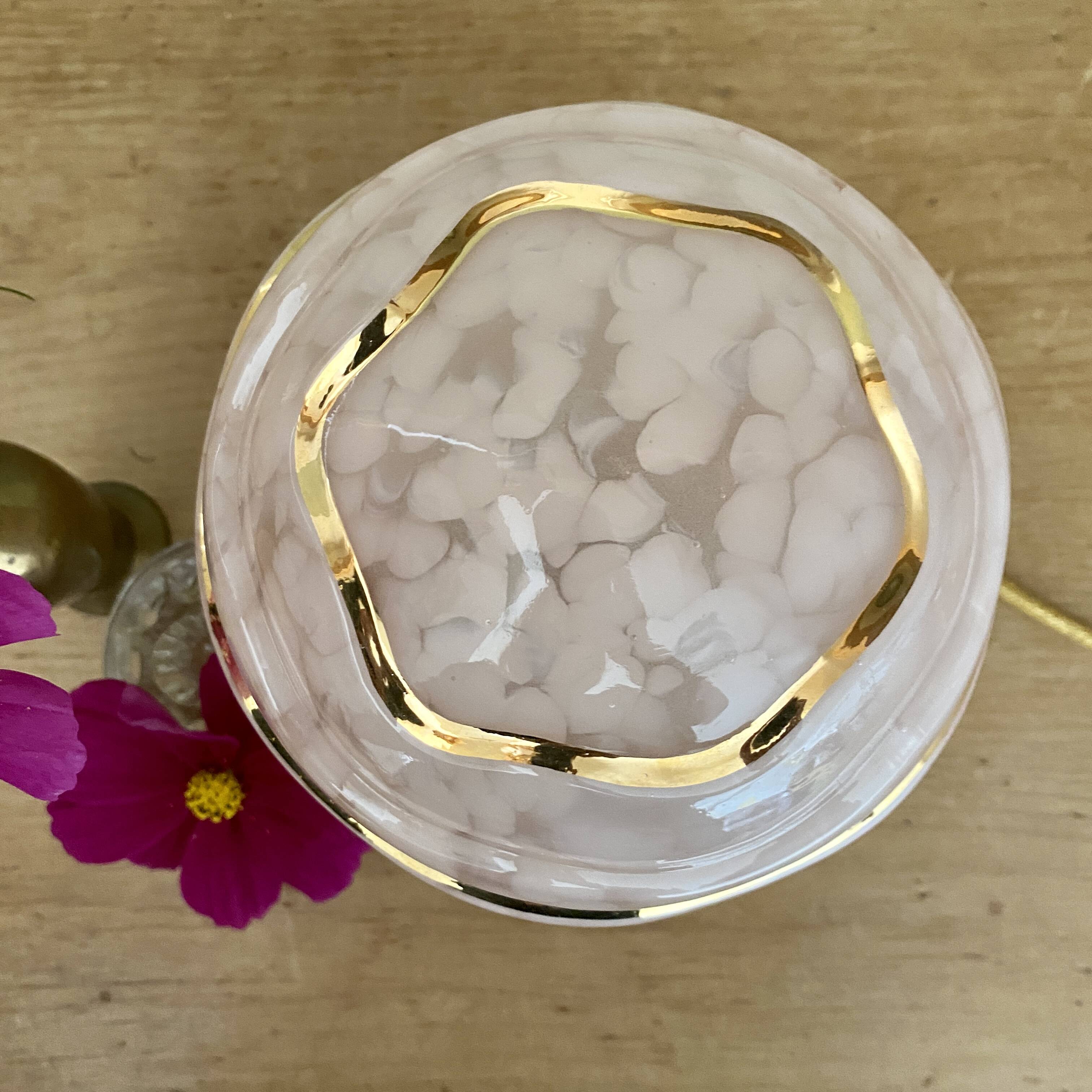 Vintage art deco globe table lamp in pink and gold Clichy glass