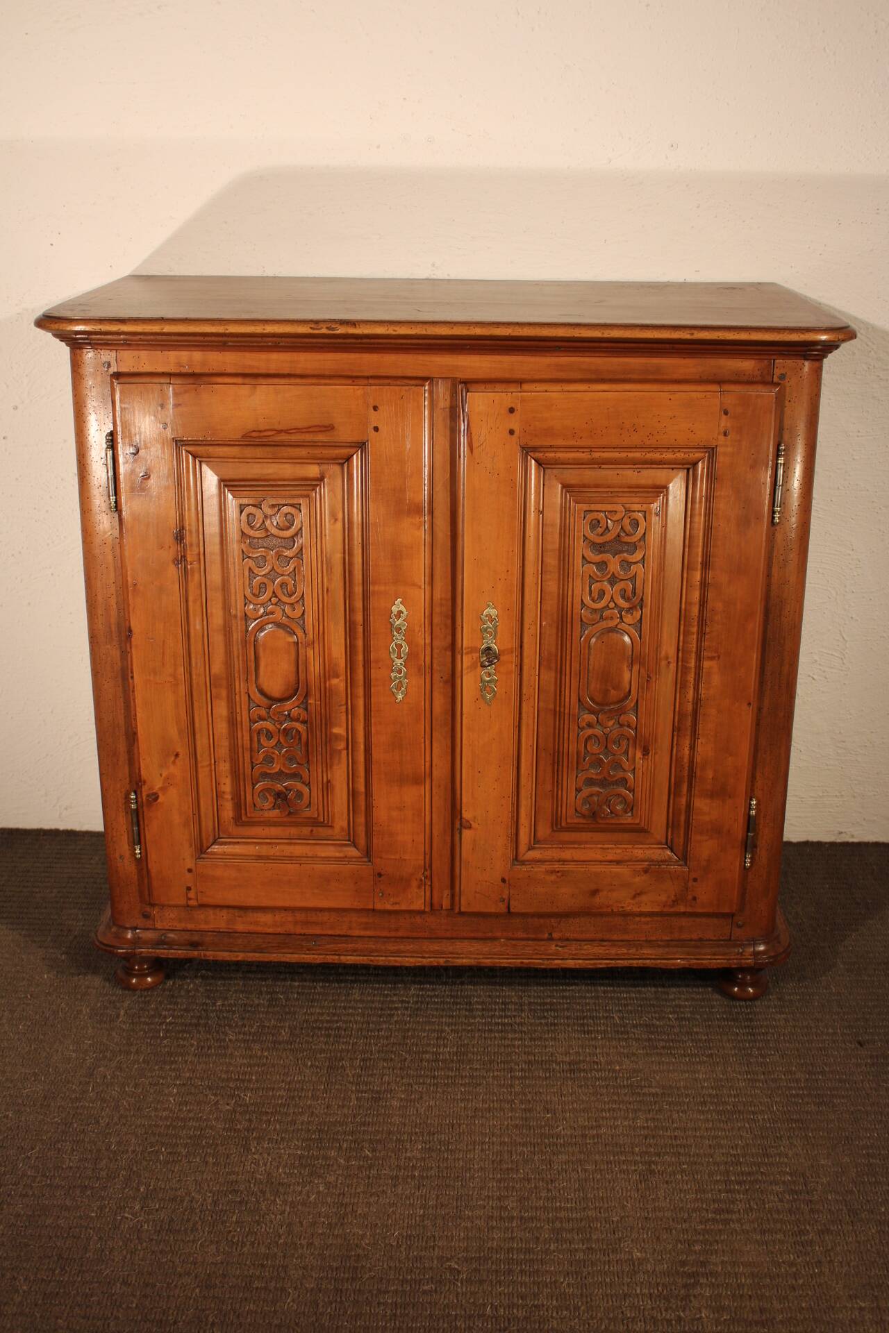 Small 18th century walnut sideboard