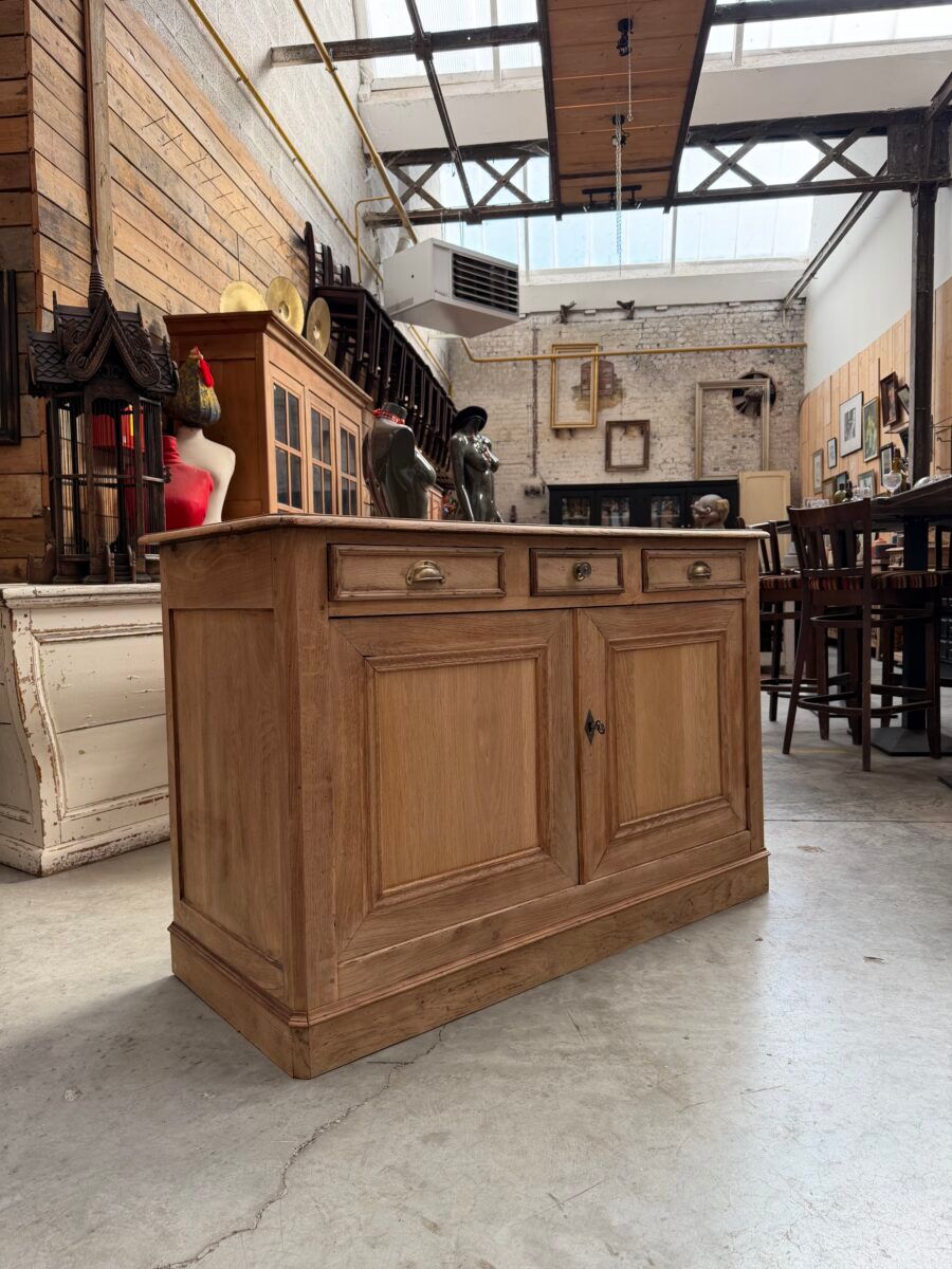 Buffet with 2 doors in oak from the early 20th century.