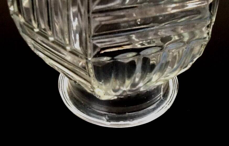 Art Deco style hexagonal vase Engraved on the neck Made in France