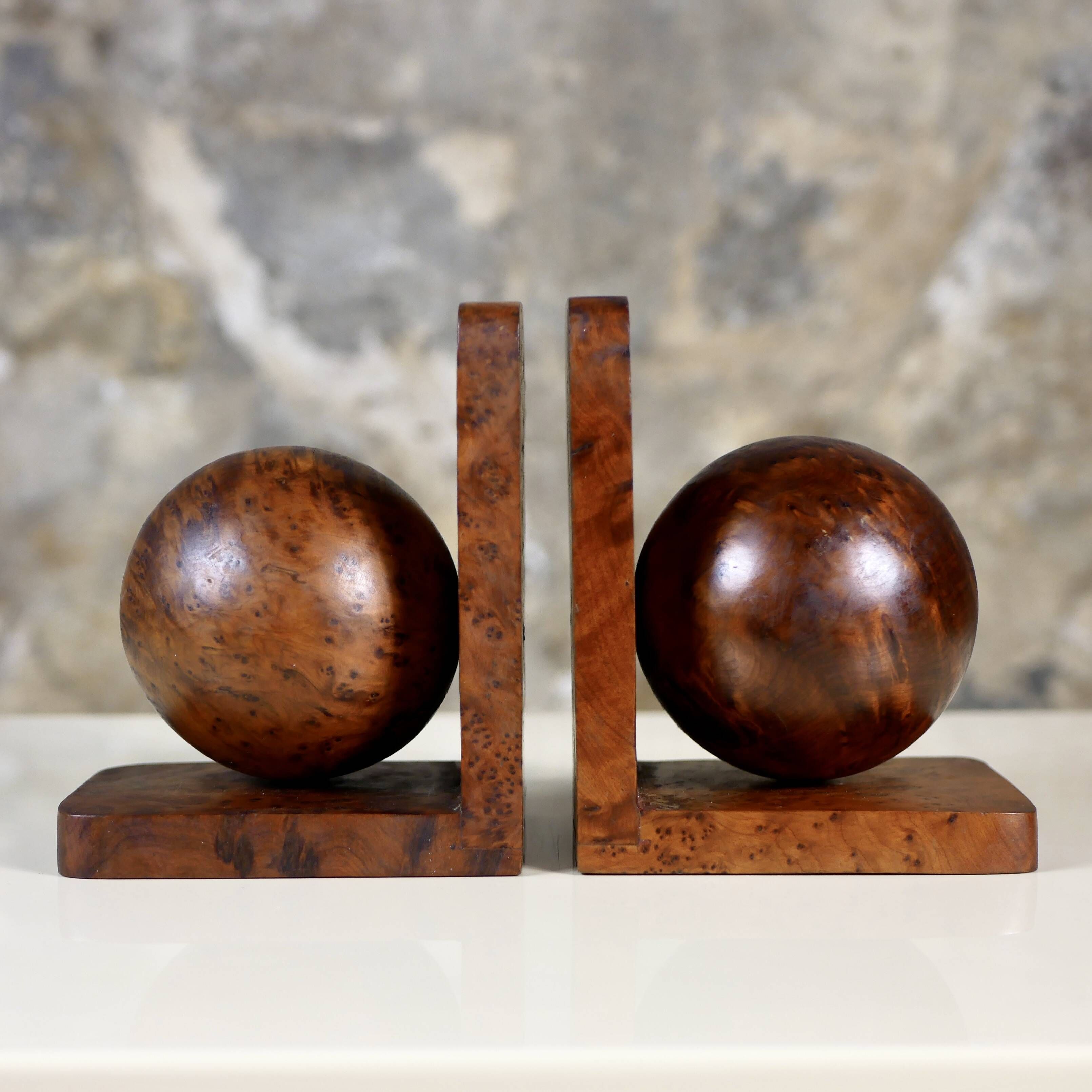 Pair of Art Deco bookends in cedar burl, France, 1930