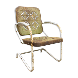 Chaise en métal