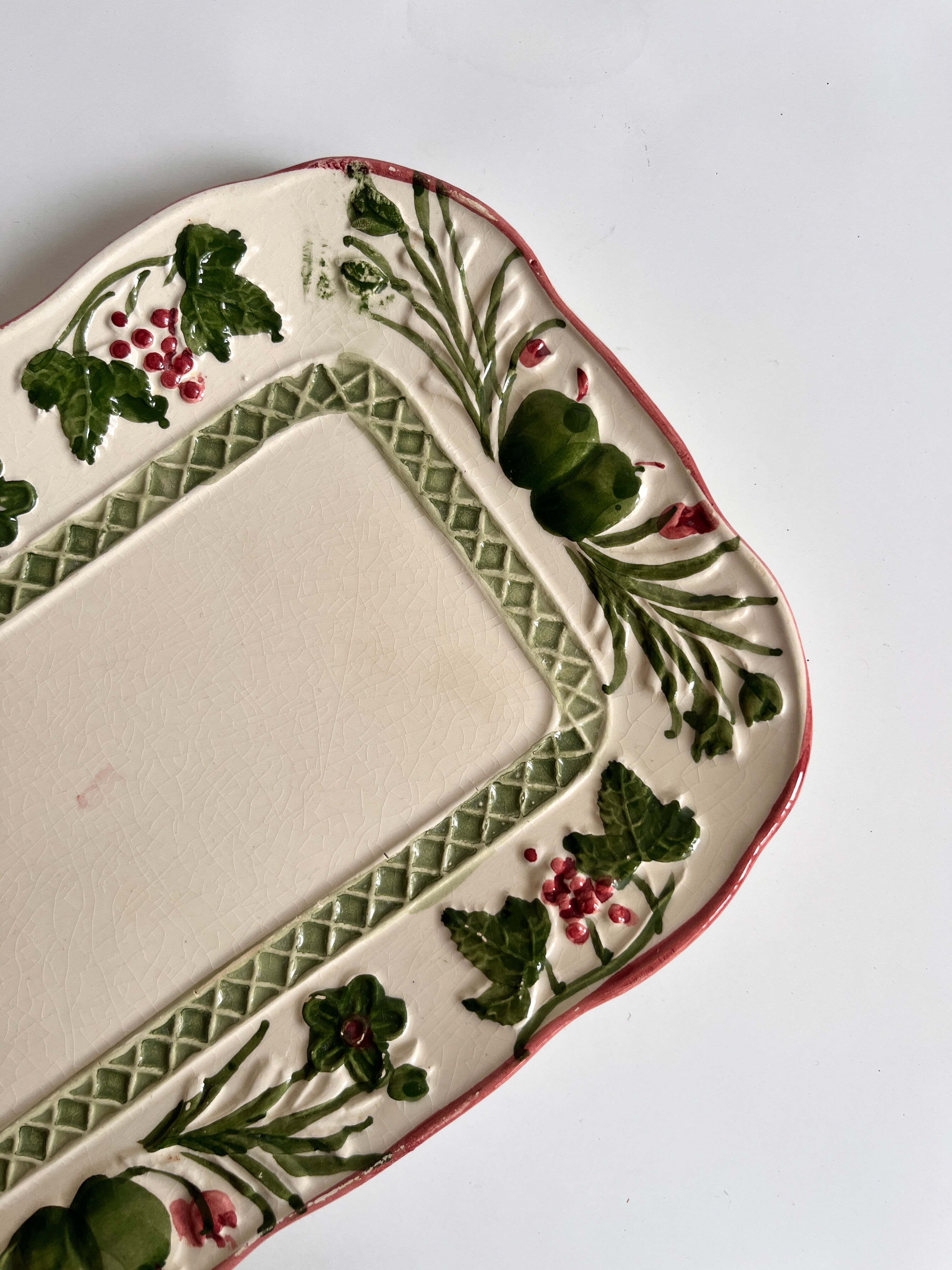 Vintage cake dish
