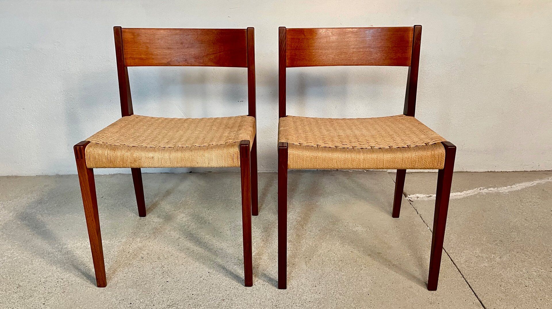 Ensemble de chaises de salle à manger minimalistes danoises en teck modèle Pia avec sièges en corde à papier par Poul Cadovius pour Royal Persiennen, 1958.