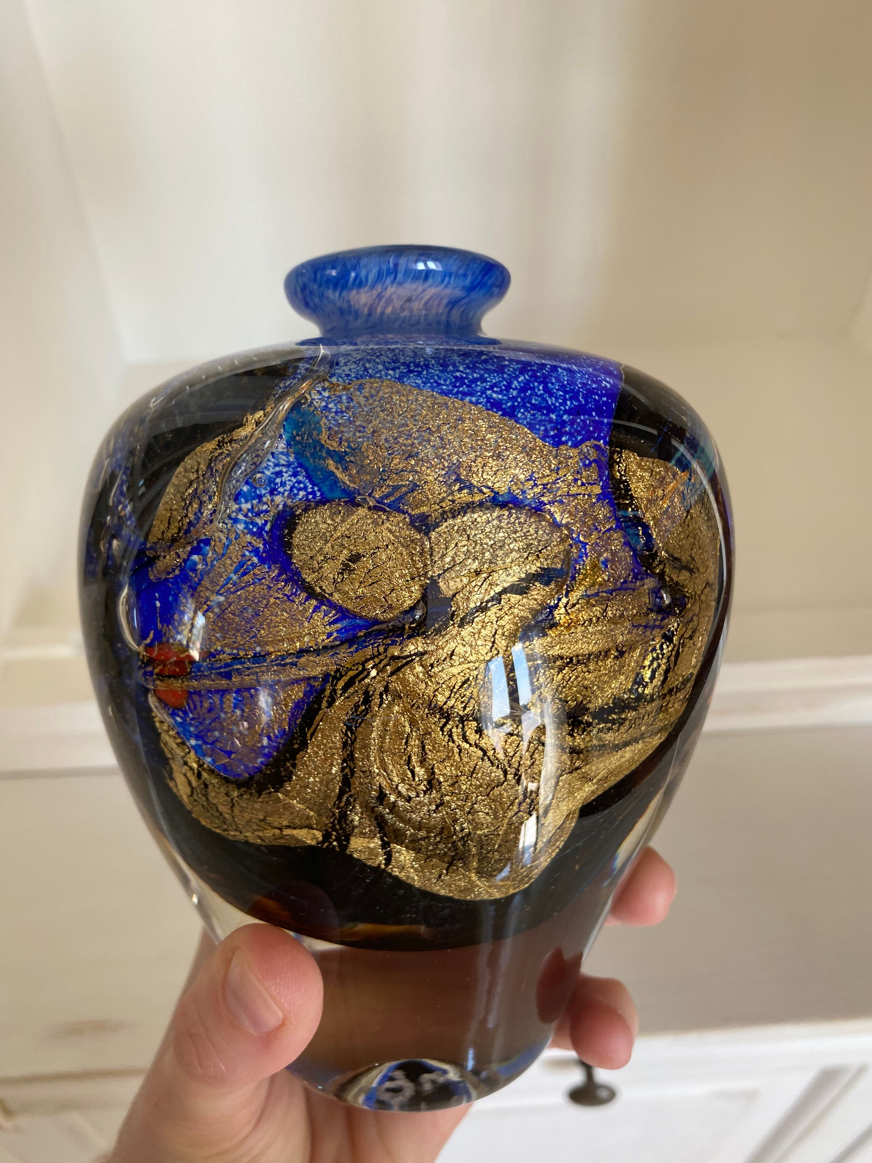 Ovoid bottle of master glassmaker Jean-Claude Novaro in perfect condition