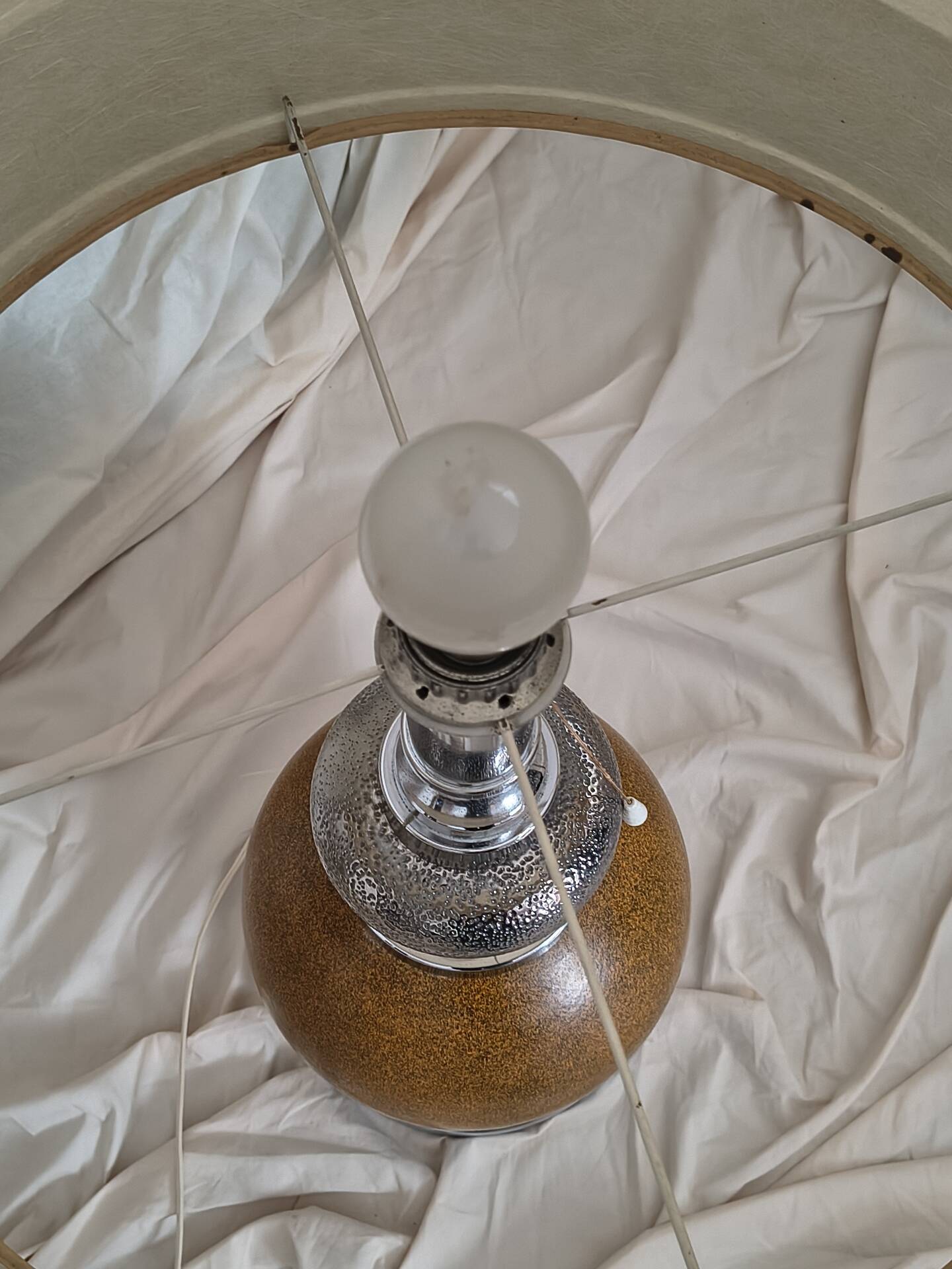 Vintage 1970 metal and ceramic lamp