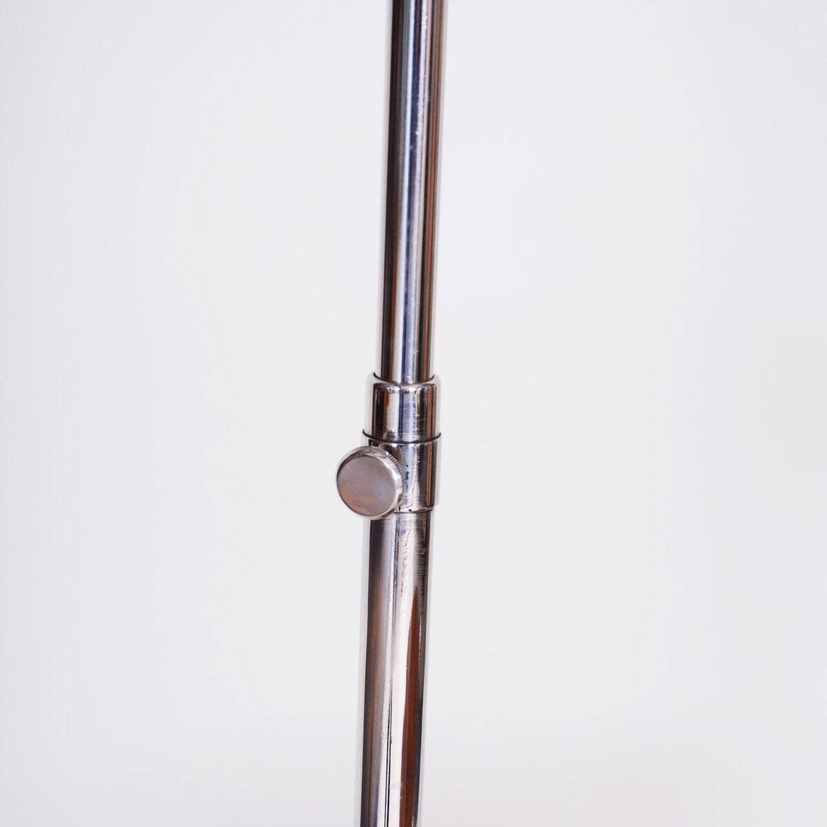 Bauhaus Adjustable Floor Lamp in Walnut and Chrome attributed to R. Slezák, Czech, 1930s