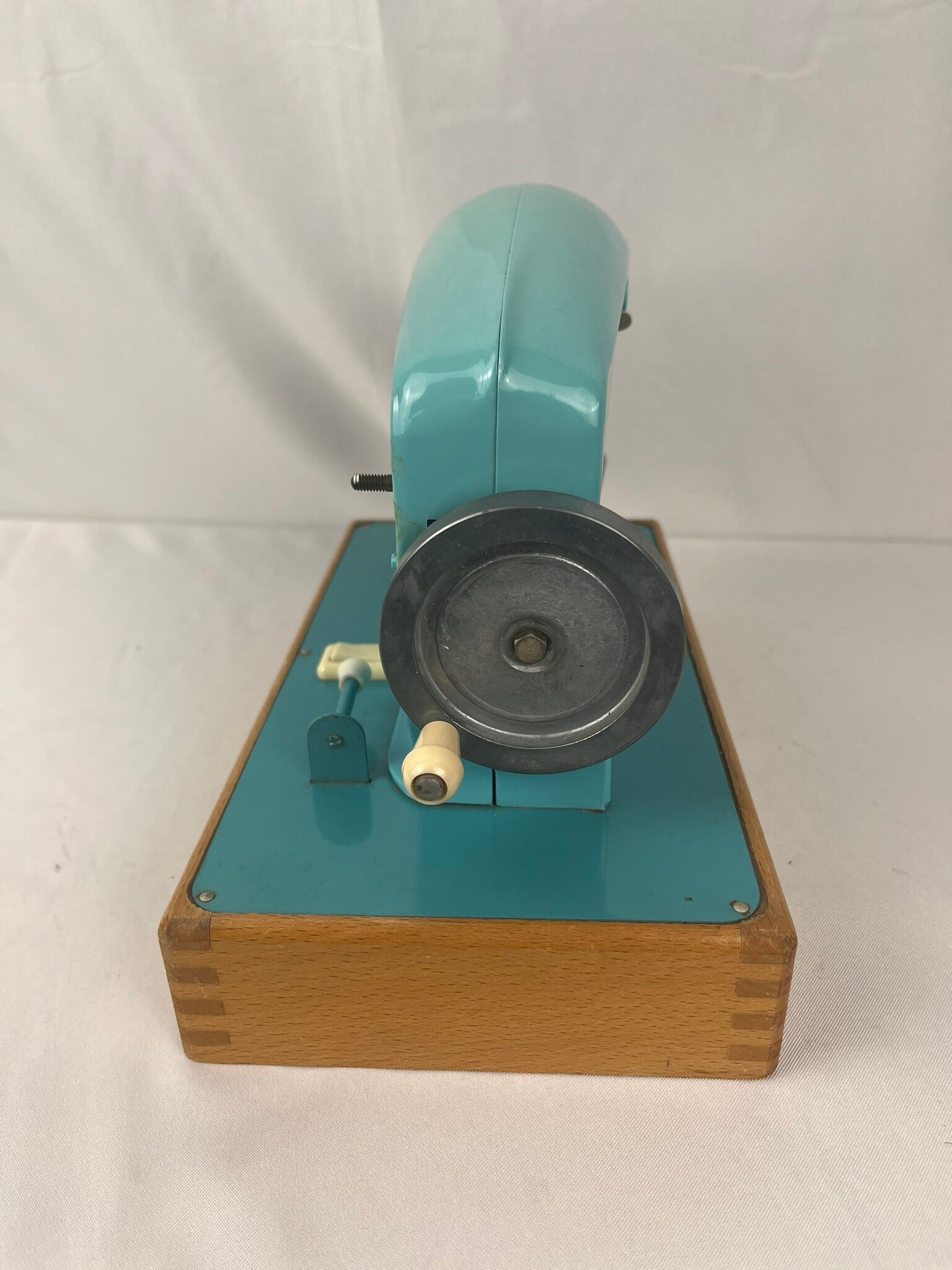 Sewing machine Ma Cousette circa 1960