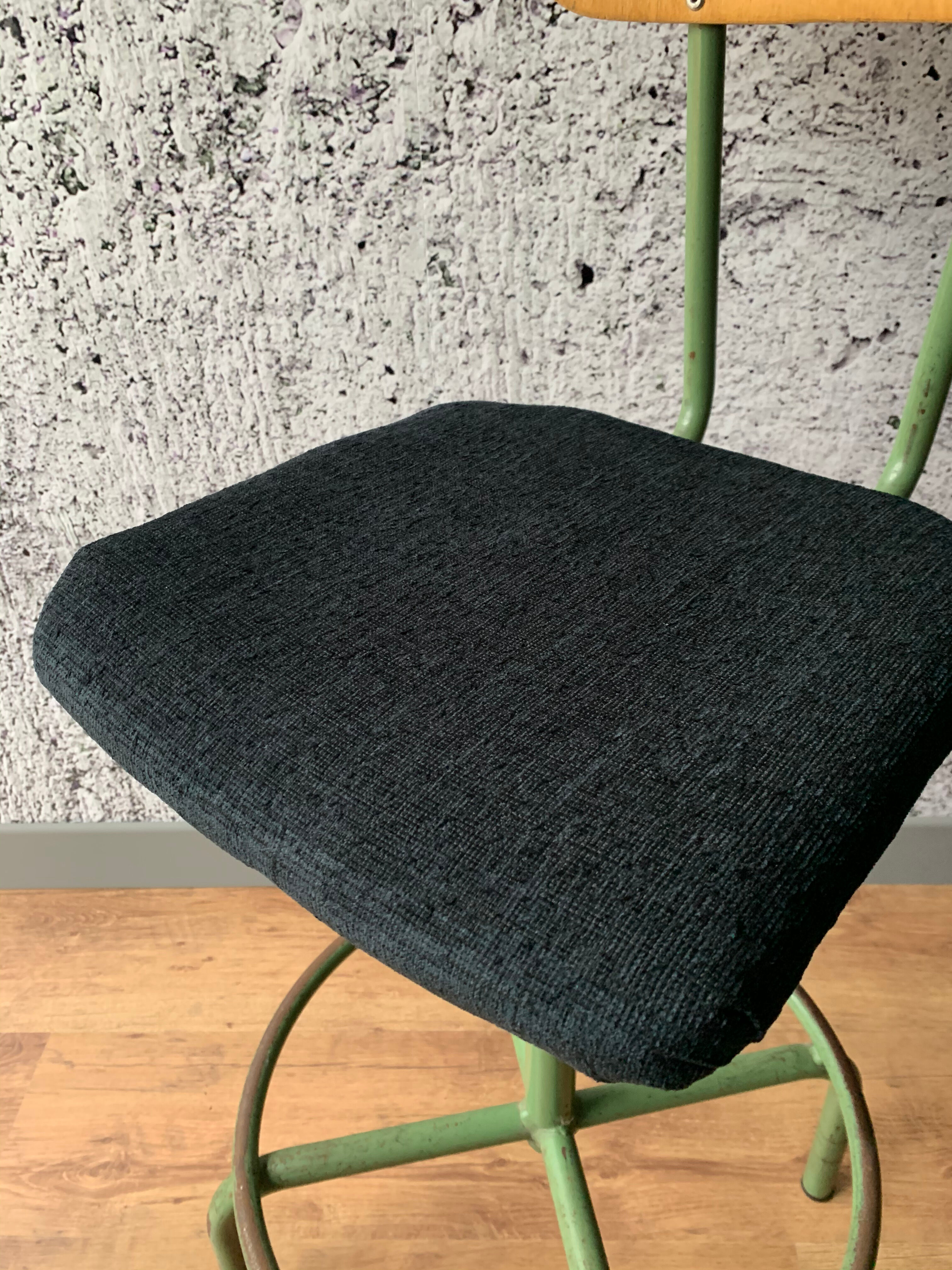 Industrial high chair