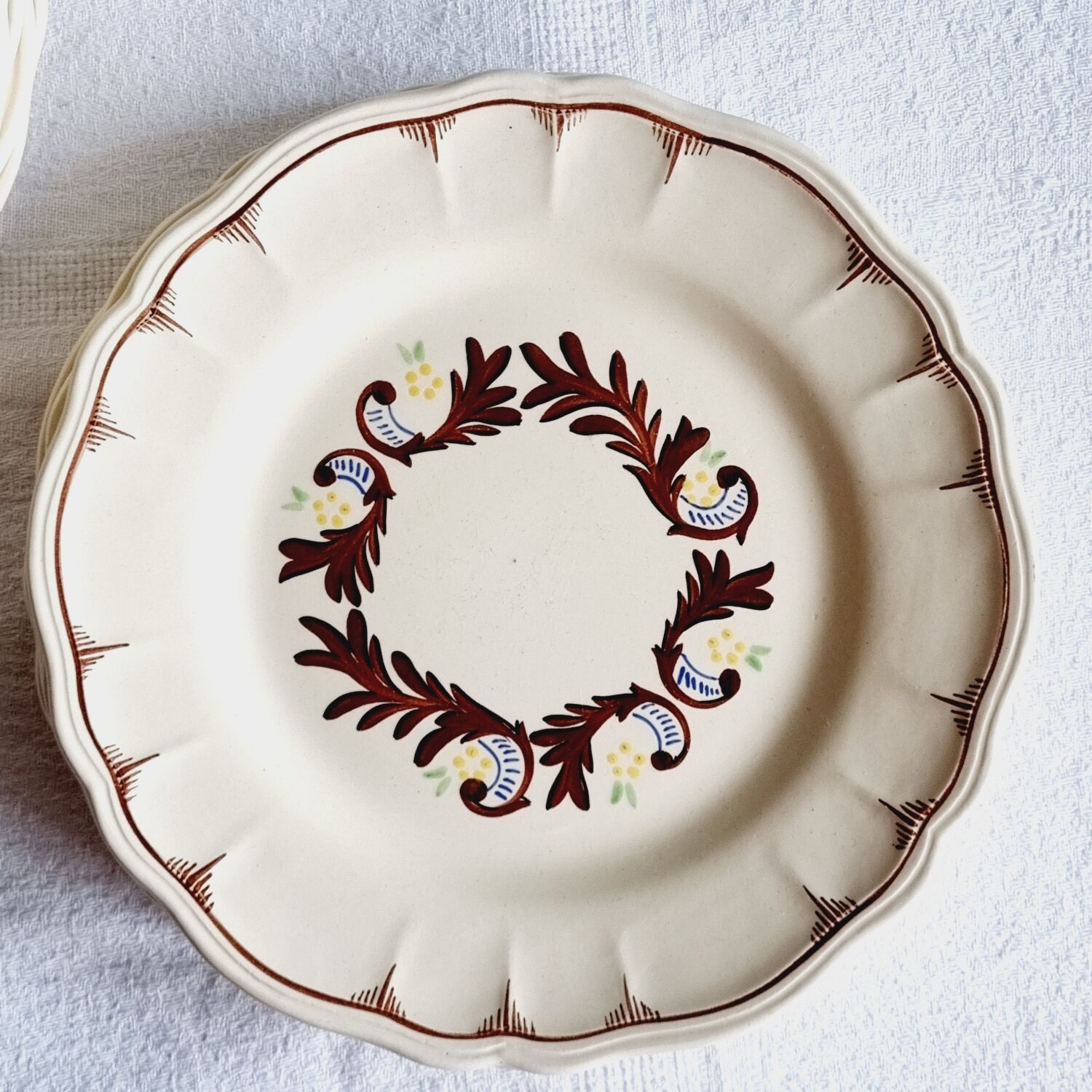 11 dessert plates Salins France