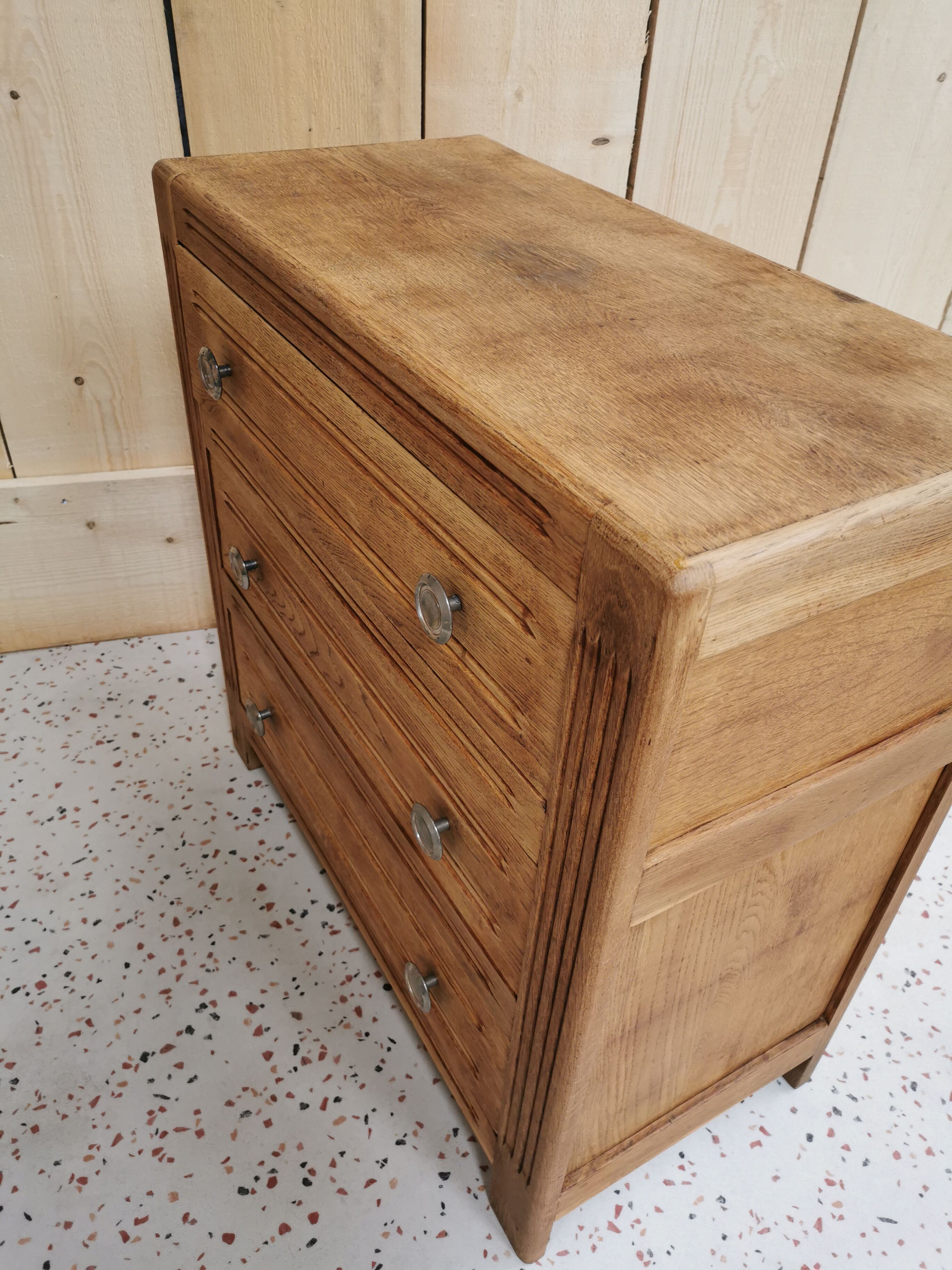 Chest of drawers