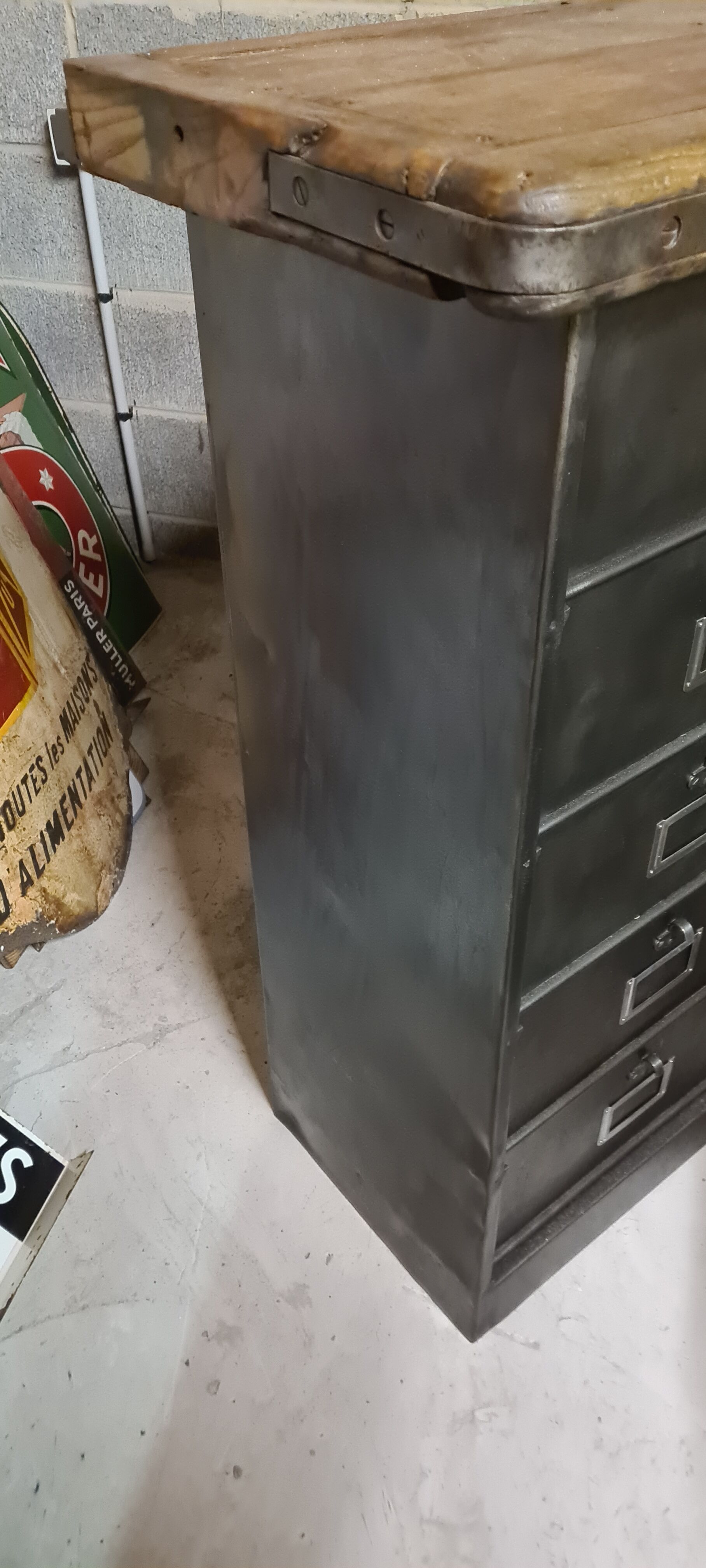 Furniture with valves