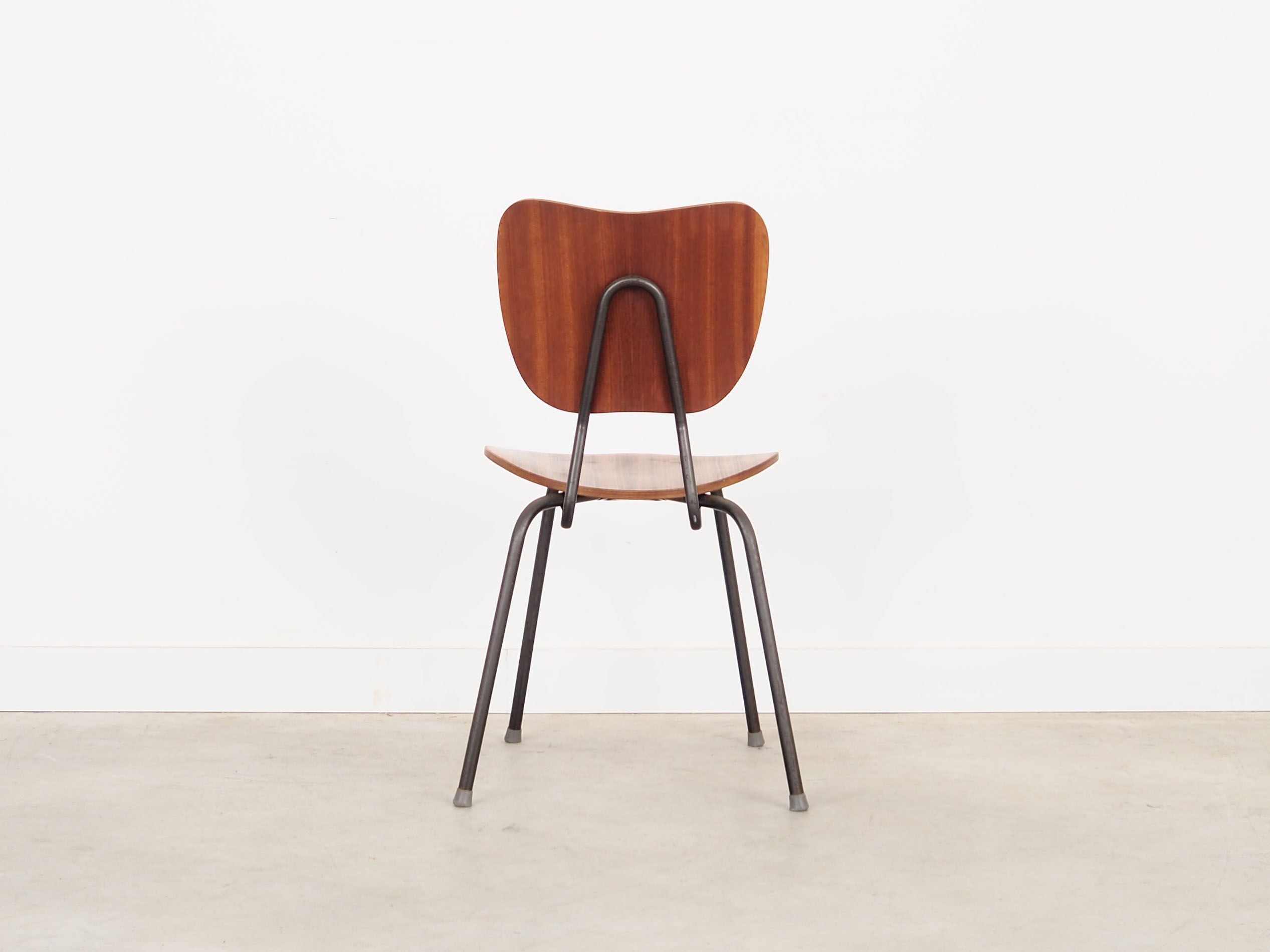 Chaise en teck, design danois, années 1960, production: Danemark