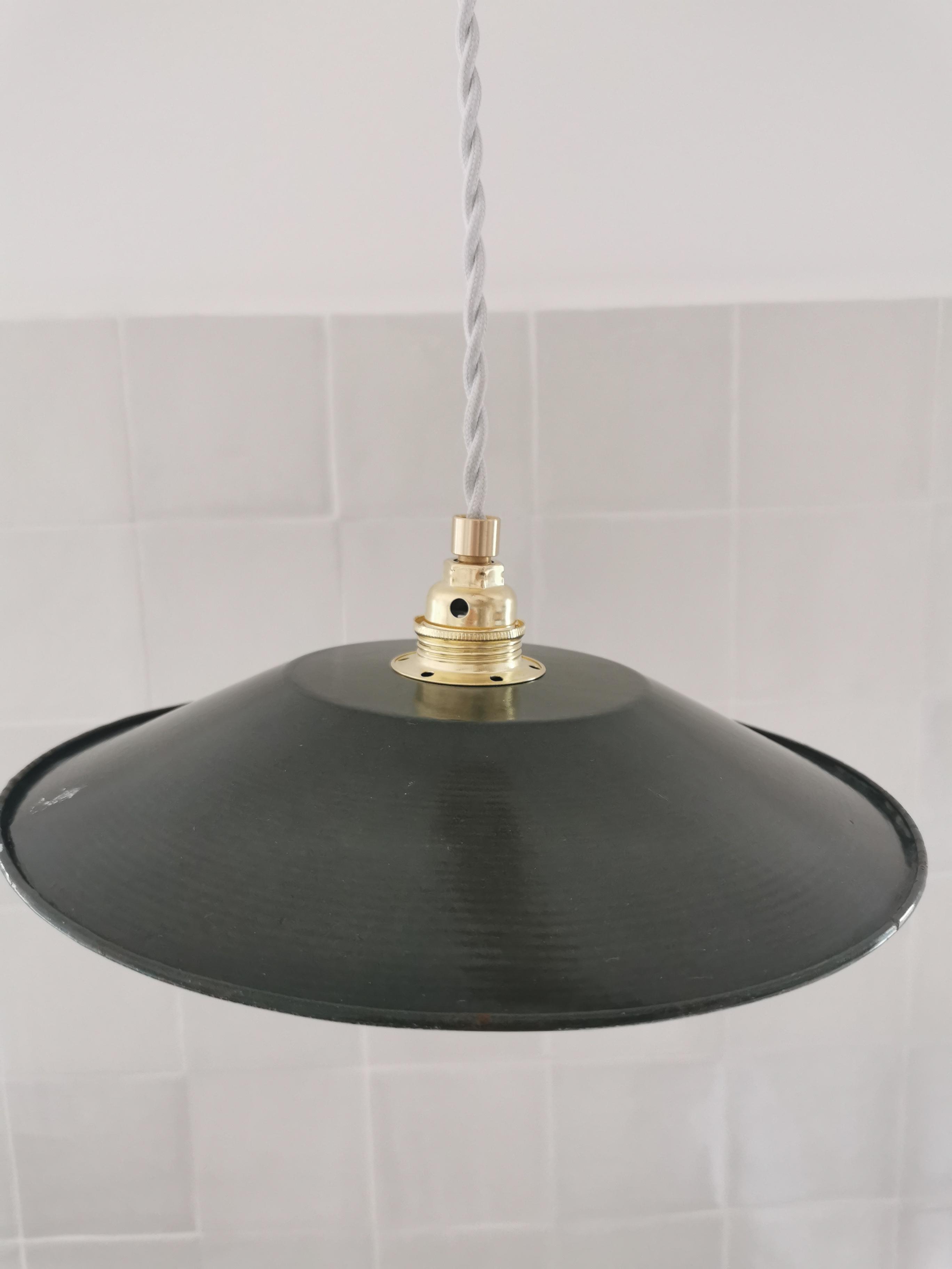 Suspension enamel iron plate old black
