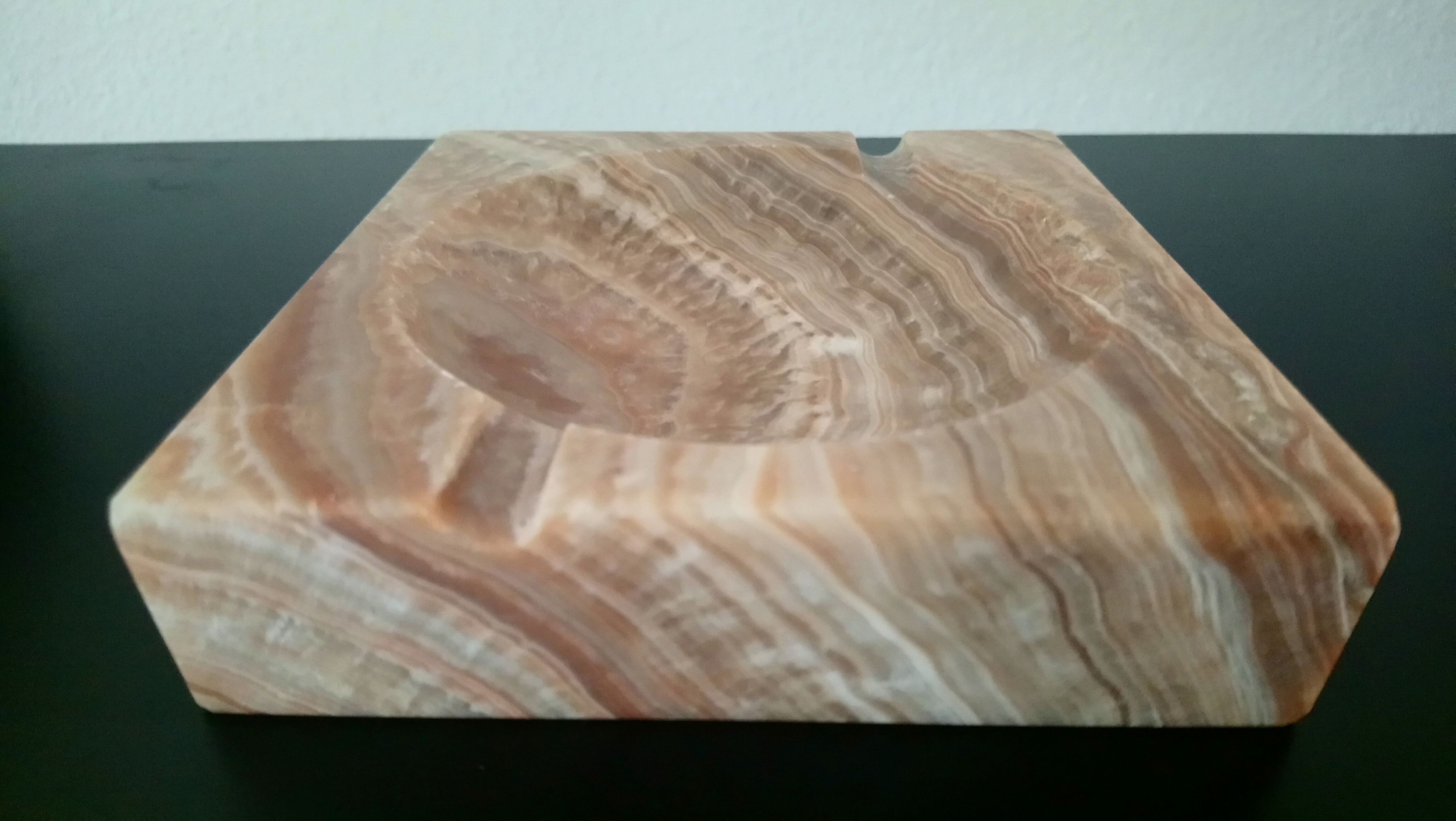 Cendrier en onyx marbré des années 1970