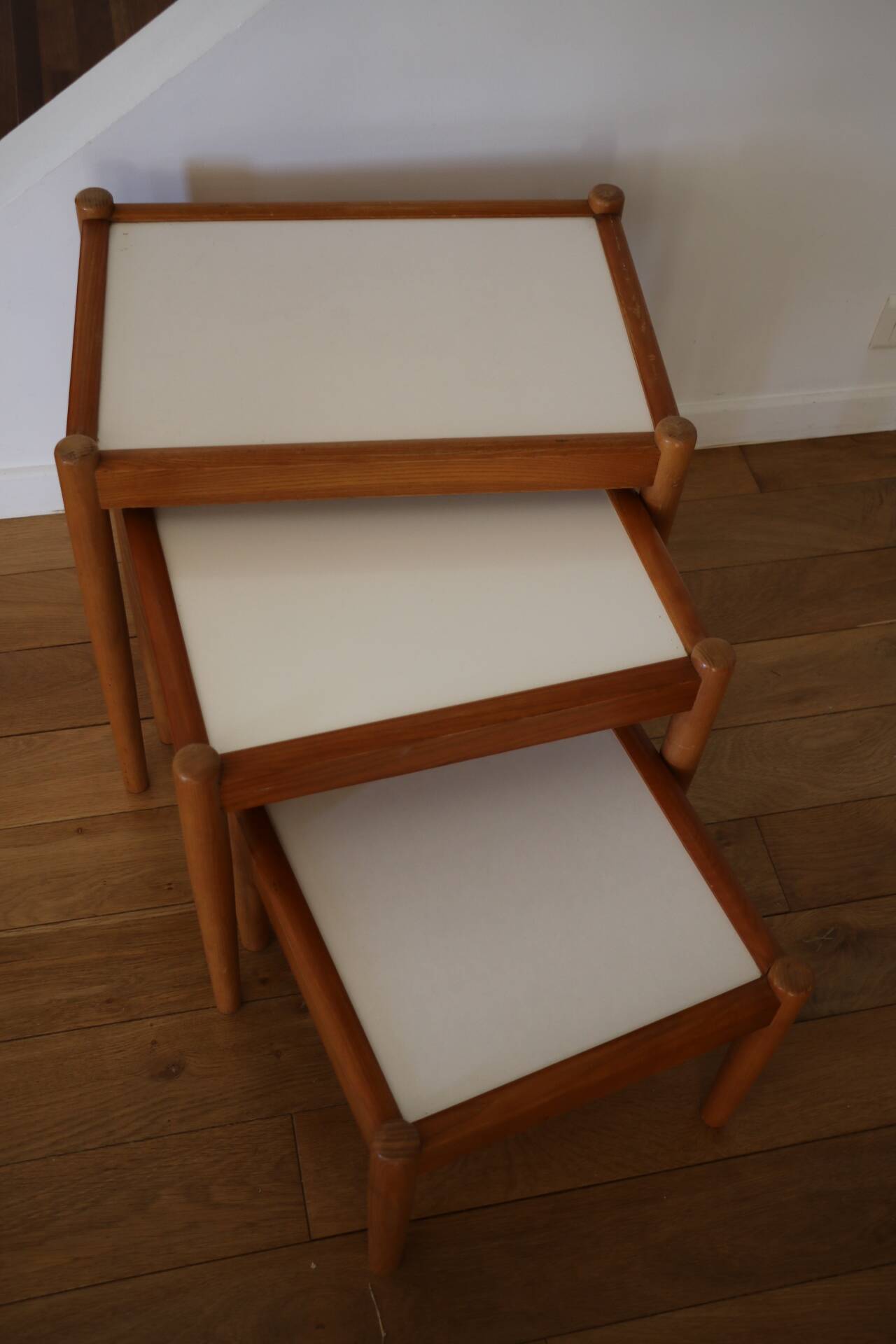 3 tables gigognes hêtre mélaminé blanc